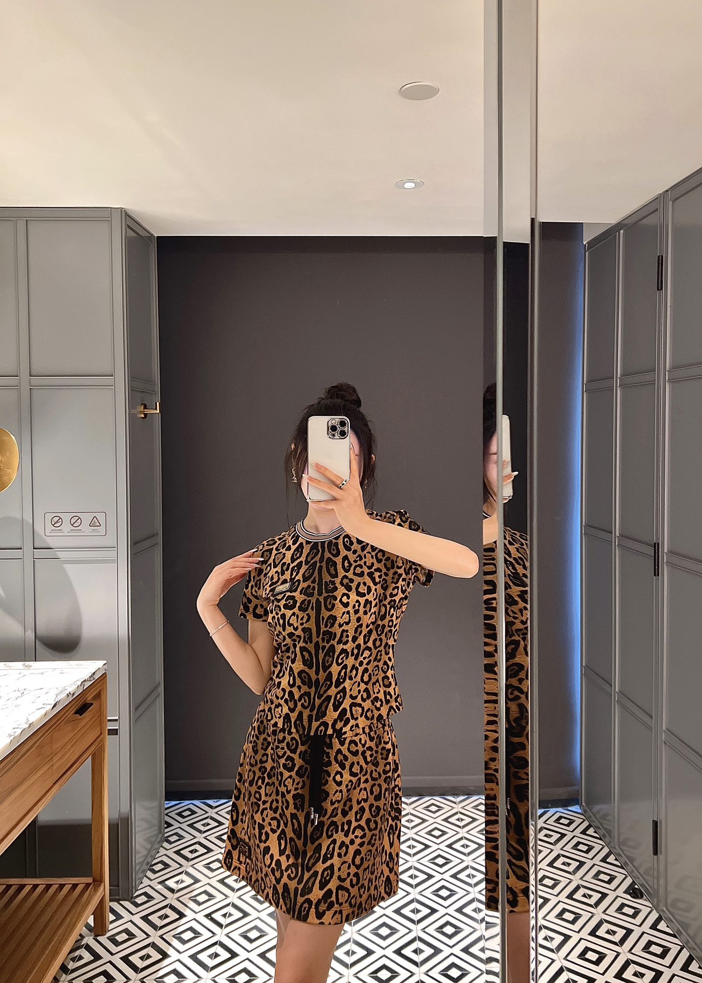 NO:315882,Spot 24 autumn and winter new leopard print series!  Pure cotton watermark T!  The fabric is soft and has a good feel!  36-38-40-42Skirts, skirts, alexander wang19860909现货24秋冬新品豹纹系列！纯棉水印T！面料柔软手感好！36-38-40-42半裙,,skirts,alexander wang,Women's clothing