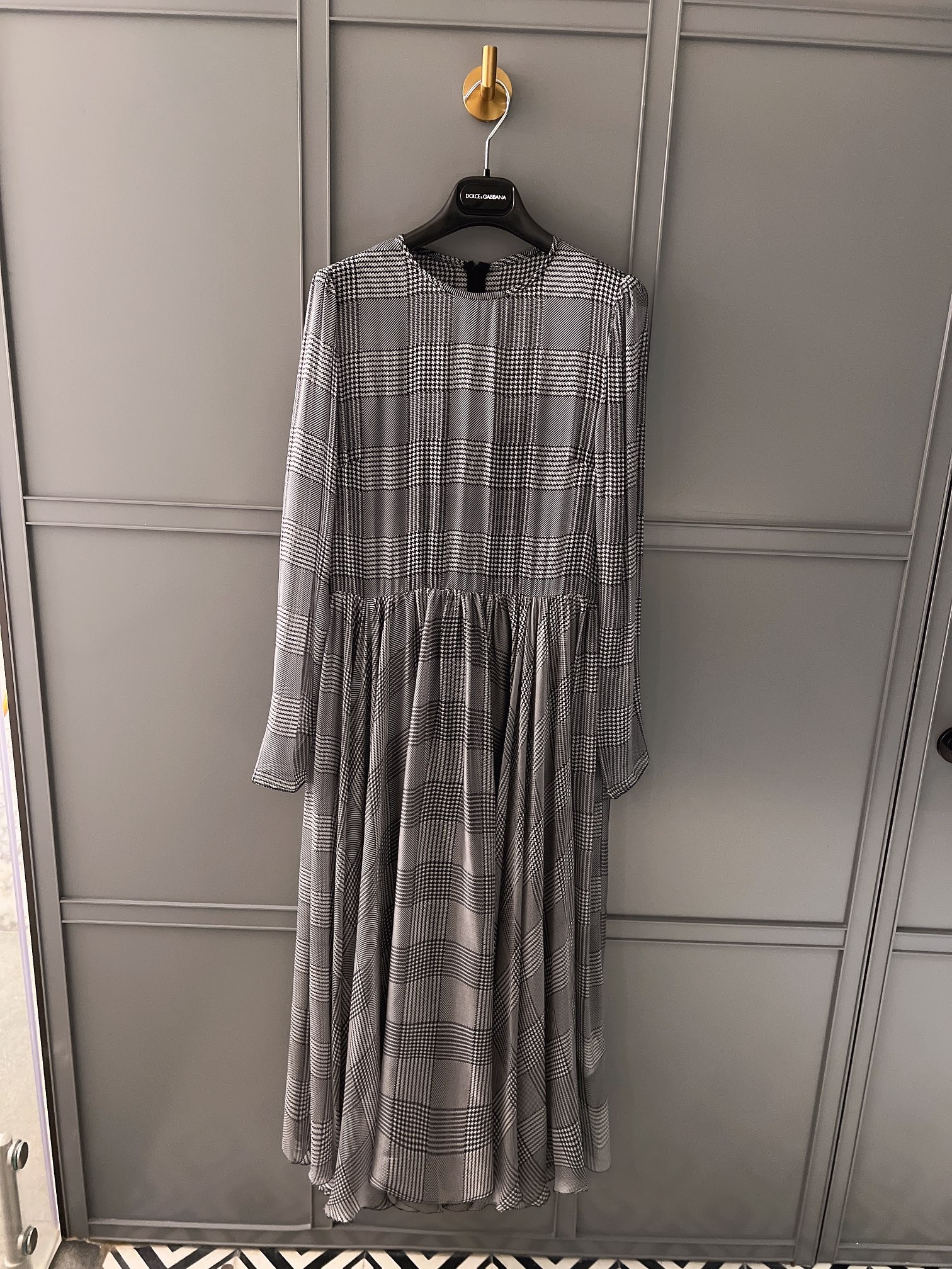 NO:323146,New silk houndstooth plaid dress for autumn and winter!  The hem is huge!  Positioning and cropping!  Silk suspender memory!  Schedule shipment on September 12th 36-38-40-42p, skirts, real silk, alexander wang19860909秋冬新品真丝千鸟格对格连衣裙！下摆摆量巨大！定位裁剪！真丝吊带内存！排单9月12号出货36-38-40-42p,,skirts,real silk,alexander wang,Women's clothing