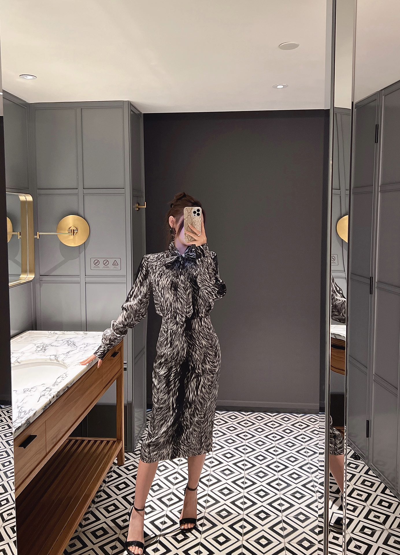 NO:294205,New spring and summer print set for tops and skirts!  Elegant and intellectual spot 36-38-40-42,,skirts,alexander wang19860909上衣半裙春夏新款印花套装！优雅知性现货36-38-40-42,,skirts,alexander wang,Women's clothing