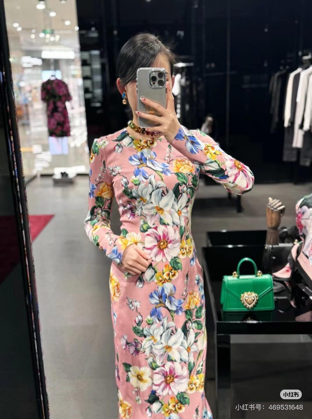 26春夏新品❤️印花连衣裙！粉色优雅现货36-38-40-42