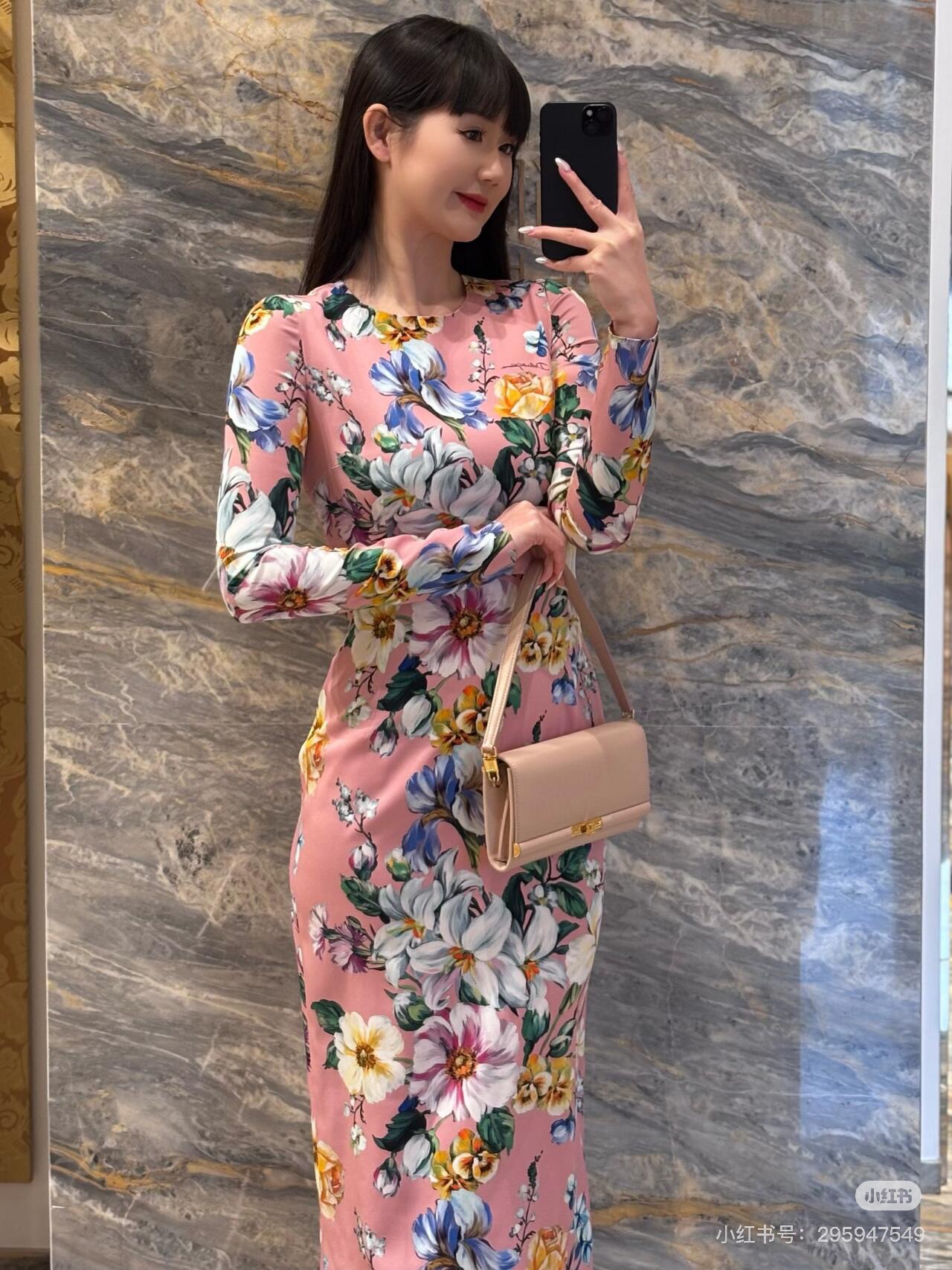 26春夏新品❤️印花连衣裙！粉色优雅现货36-38-40-42