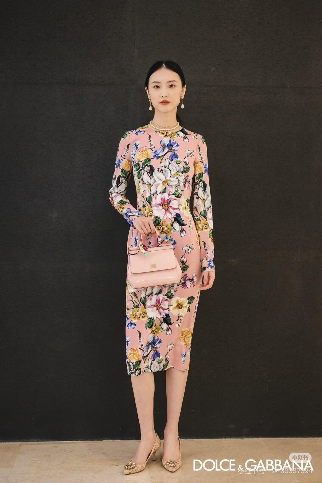 26春夏新品❤️印花连衣裙！粉色优雅现货36-38-40-42