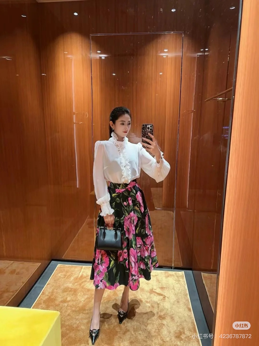 NO:315902,25 Spring and Summer New Jacquard Printed Skirt Digital Direct-Spray Positioning Print!  In the silk!  Bright colors!  The amount is large and the amount is large!  Spot 36-38-40-42,,skirts,real silk,alexander wang1986090925春夏新款提花印花半裙数码直喷定位印花！真丝里寸！颜色鲜亮！用量大摆大！现货36-38-40-42,,skirts,real silk,alexander wang,Women's clothing
