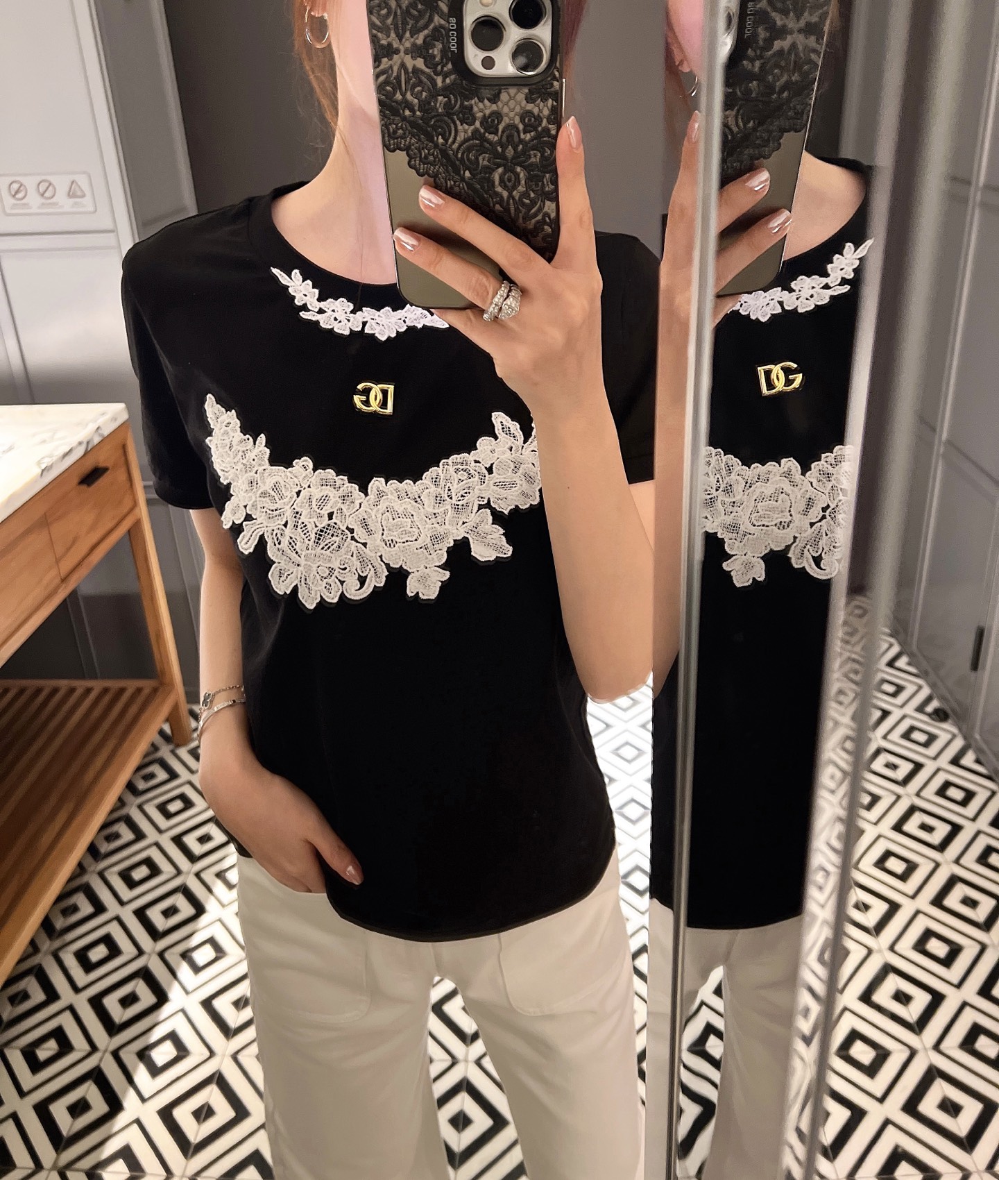 NO:314540,Spring and summer new black and white two-color T-paste water-soluble embroidery style spot 36-38-40-42p, alexander wang19860909春夏新款黑白两色T桖水溶绣花款现货36-38-40-42p,,alexander wang,Women's clothing