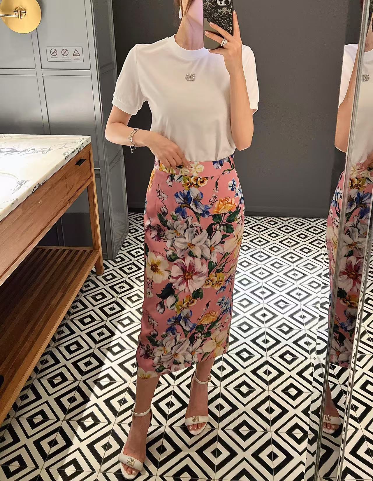 NO:314554,Spring and summer new silk printed skirt versatile pure cotton T spot 36-38-4, skirts, real silk, alexander wang19860909春夏新款真丝印花半裙百搭纯棉T现货36-38-4,,skirts,real silk,alexander wang,Women's clothing