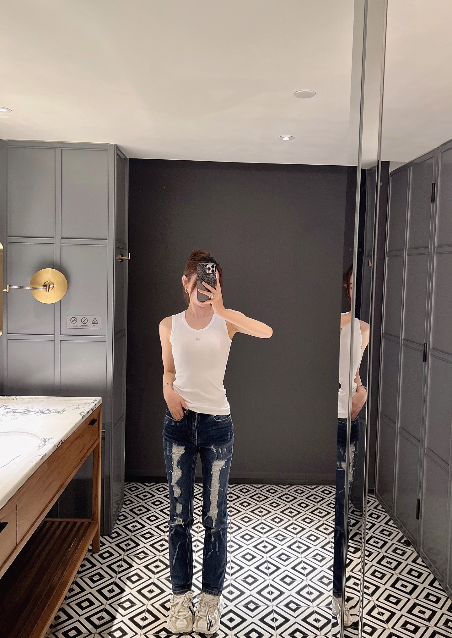 NO:314545,The new pure cotton knitted vest in spring and summer is versatile in single wear!  Spot 36-38-40-42p,,alexander wang19860909春夏新款纯棉针织背心打底单穿都百搭！现货36-38-40-42p,,alexander wang,Women's clothing