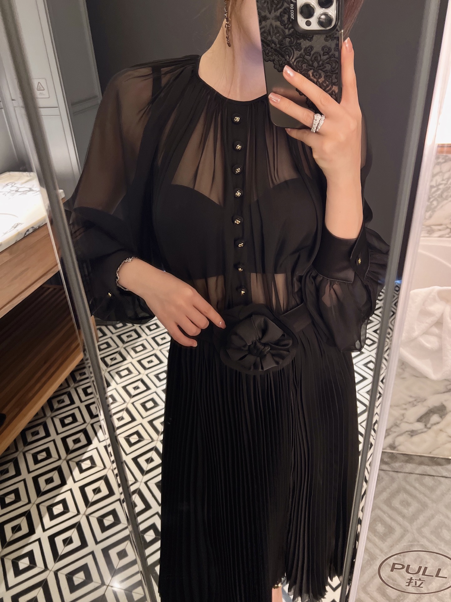 NO:316431,New silk lining for spring and summer 25!  The workmanship is very complicated!  The fabric is polyester fiber because silk cannot be pleated!  Can't go into the washing machine!  This plain dress looks so beautiful with handmade flowers 36-38-40-4, skirts, real silk, alexander wang1986090925春夏新品真丝里布！做工非常复杂！面料是聚酯纤维的因为真丝的不能压褶！不能进洗衣机里！这件素色连衣裙太好看了搭配手工做的花朵现货36-38-40-4,,skirts,real silk,alexander wang,Women's clothing