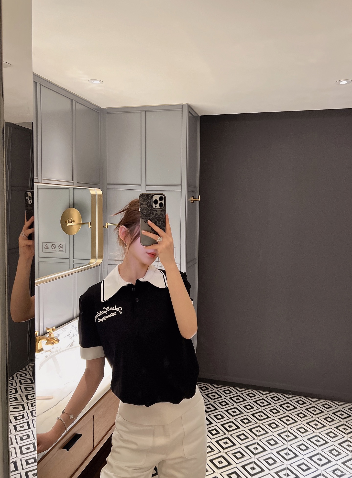 NO:307937,New spring and summer embroidered simple and versatile polo shirts, which can be used for daily wear and tennis!  Order 36-38-40-42p,,alexander wang19860909春夏新款绣花简约百搭polo衫 可日常穿搭和网球运动都可以！排单36-38-40-42p,,alexander wang,Women's clothing