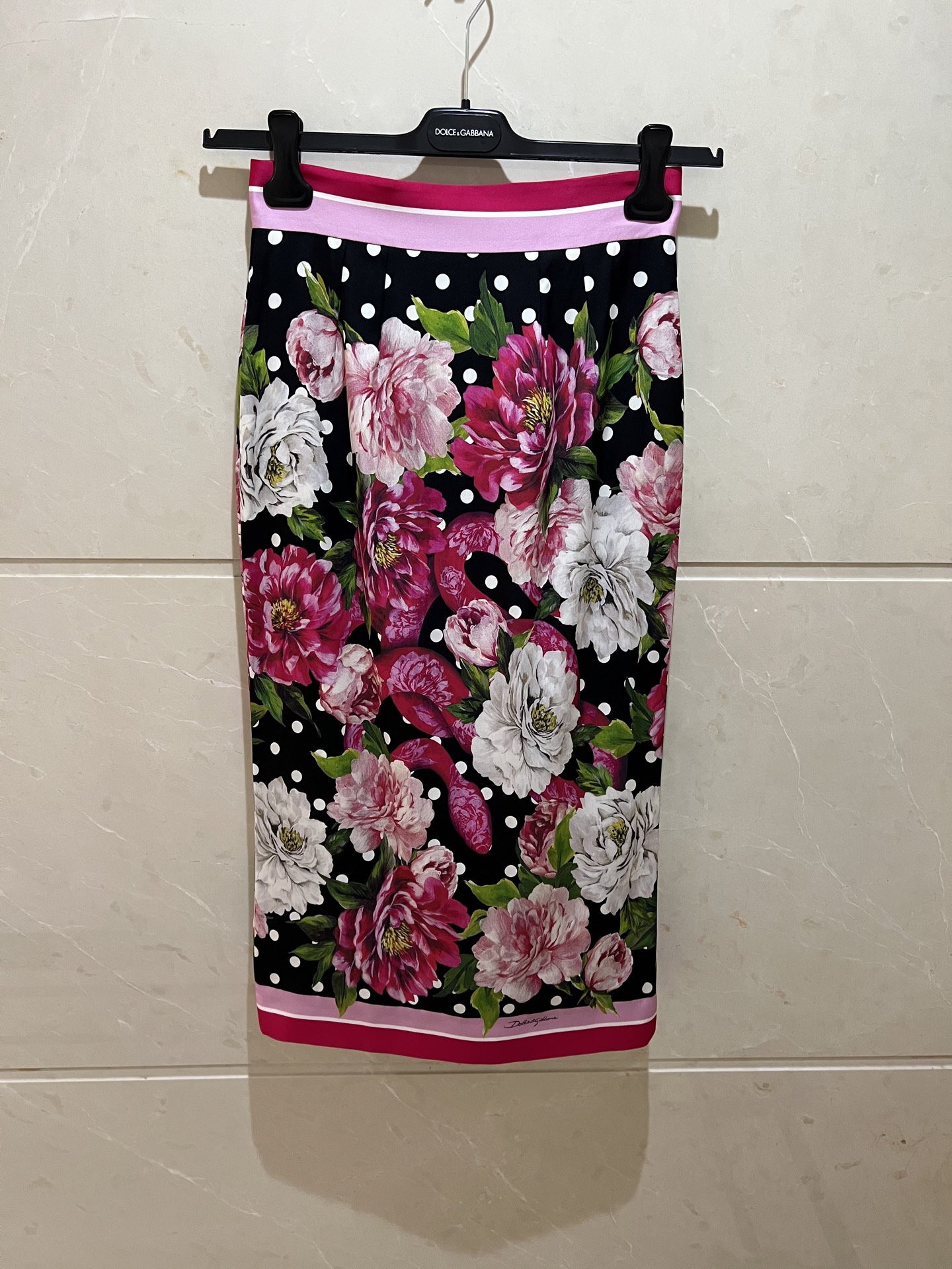 NO:309544,Shirts and skirts early spring new year of snake series 19mm silk double bridge fabric set, all set!  ,,skirts,real silk,alexander wang19860909衬衣半裙早春新款蛇年系列 19mm真丝双桥面料套装 一套都有！,,skirts,real silk,alexander wang,Women's clothing