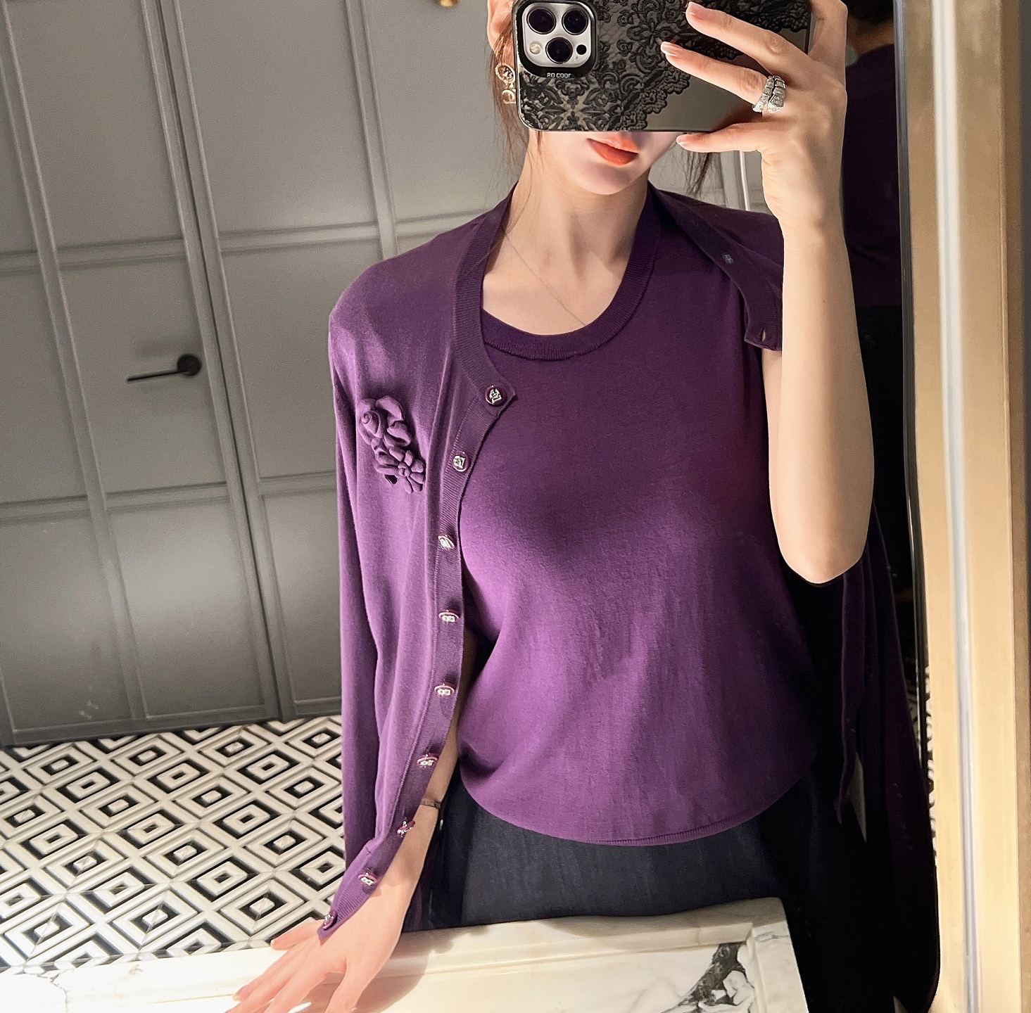 NO:321466,42 jacket vest spring and summer new silk yarn fabric two-piece set!  And make white coats!  Purple made a vest and jacket two-piece set!  All the flowers are handmade!  Schedule 5 days shipment 36-38-40-42 jacket p1, jackets & coats, real silk, alexander wang1986090942外套背心春夏新款真丝纱线面料两件套！还有做白色外套！紫色就做了背心和外套两件套！花朵全手工！排单5天出货36-38-40-42外套p1,,jackets & coats,real silk,alexander wang,Women's clothing