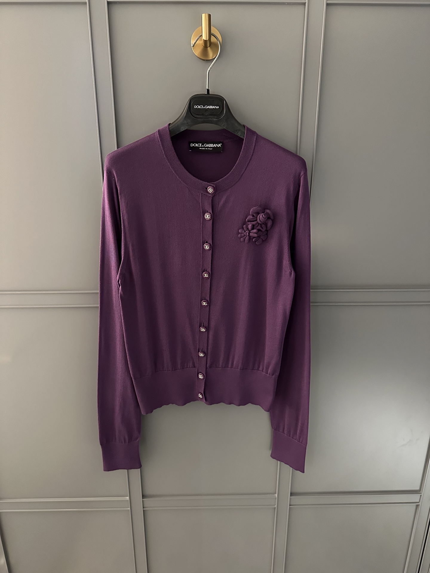 NO:493399,Spot 25 Spring and Summer New Silk Yarn Fabric Two-piece Set!  And make white coats!  Purple made a vest and jacket two-piece set!  All the flowers are handmade!  36-38-40-42,,jackets & coats,real silk,alexander wang19860909现货25春夏新款真丝纱线面料两件套！还有做白色外套！紫色就做了背心和外套两件套！花朵全手工！36-38-40-42,,jackets & coats,real silk,alexander wang,Women's clothing