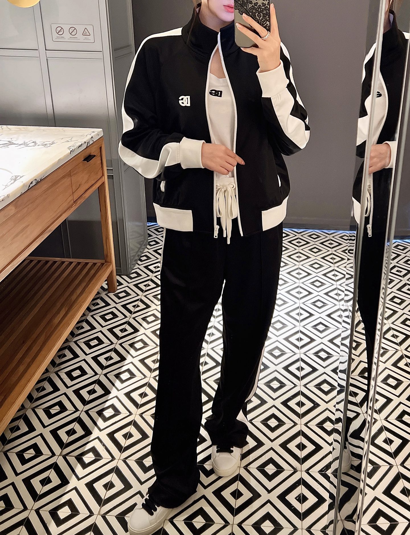 NO:321453,New spring and summer style single 10-day black and white contrasting color set!  Casual and versatile style!  36-38-,,jackets & coats,alexander wang19860909外套p裤春夏新款排单10天黑白撞色套装！休闲百搭款！36-38-,,jackets & coats,alexander wang,Women's clothing