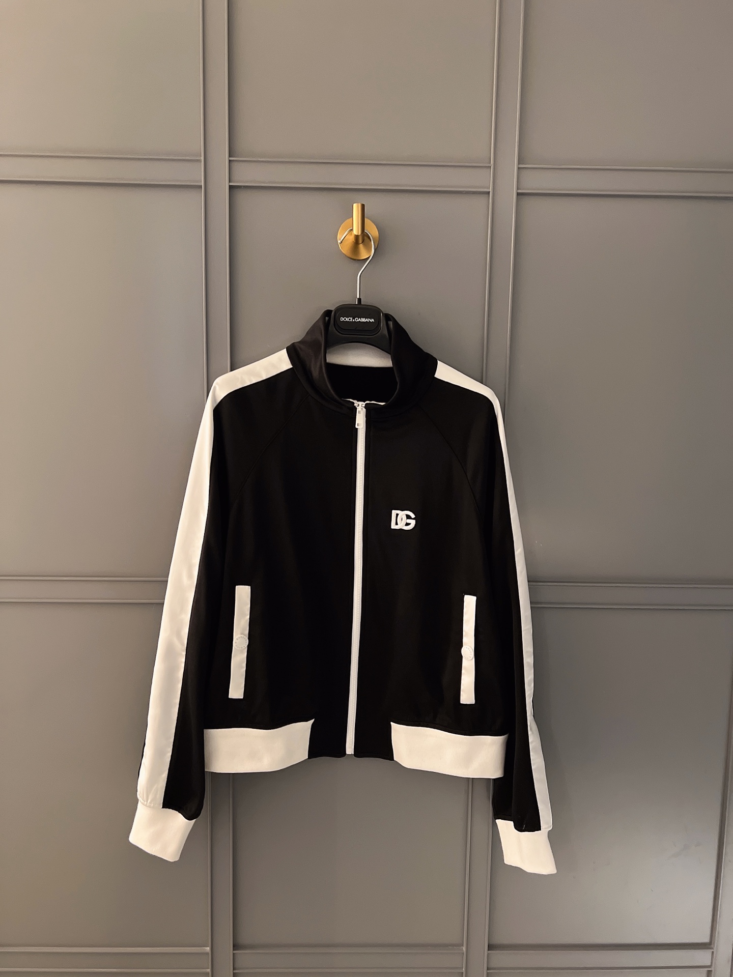 NO:321456,New spring and summer style single 10-day black and white contrasting color set!  Casual and versatile style!  36-3,,jackets & coats,alexander wang19860909外套p裤春夏新款排单10天黑白撞色套装！休闲百搭款！36-3,,jackets & coats,alexander wang,Women's clothing
