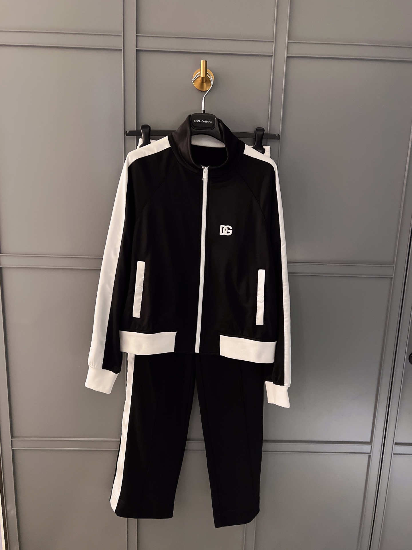 NO:321459,New spring and summer style single 10-day black and white contrasting color set!  Casual and versatile style!  36-38-40,,jackets & coats,alexander wang19860909外套p裤春夏新款排单10天黑白撞色套装！休闲百搭款！36-38-40,,jackets & coats,alexander wang,Women's clothing