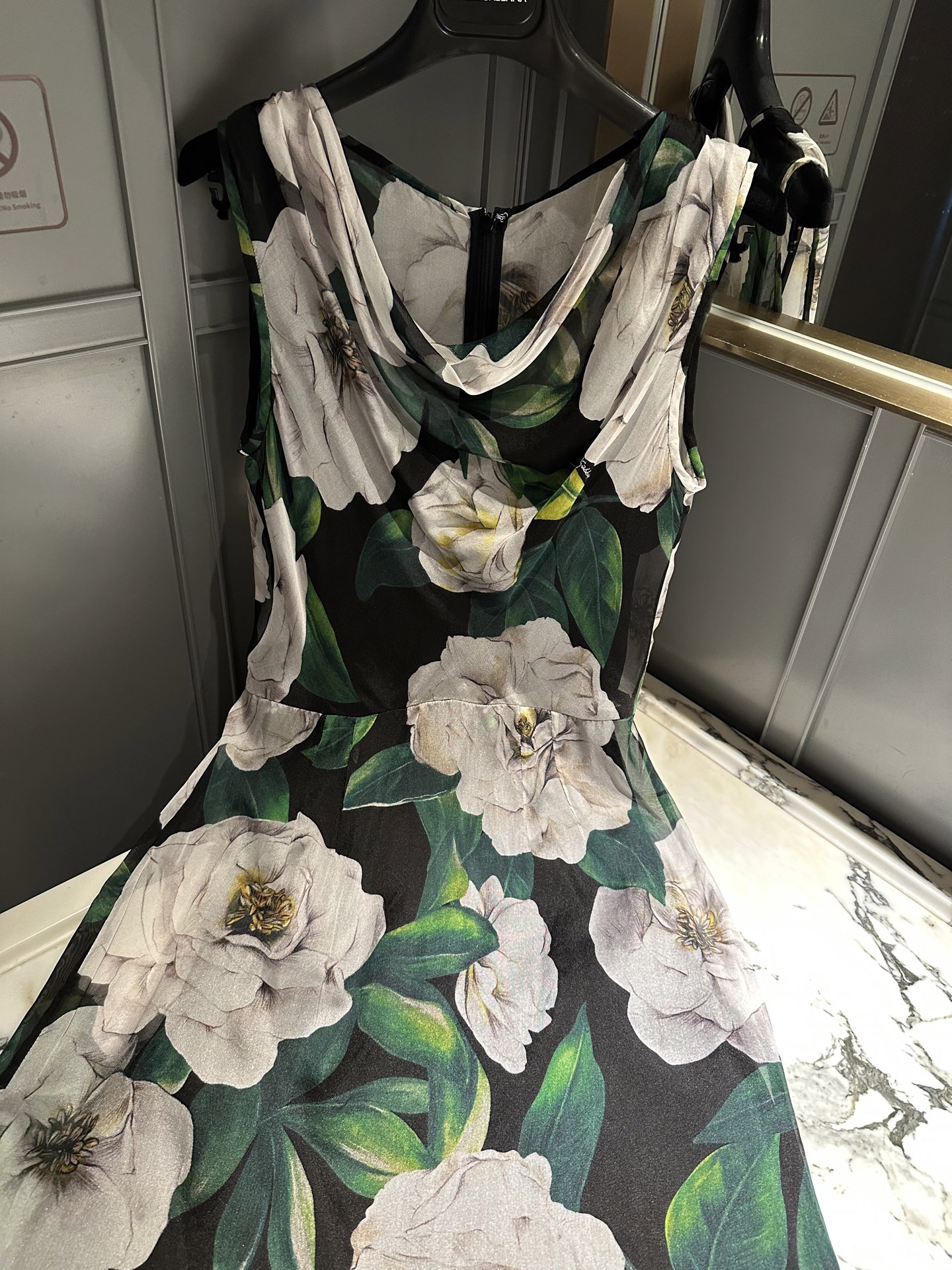 26春夏新品❤️真丝牡丹花连衣裙！里外真丝面料🎆这款面料很薄很飘逸！干洗打理！36-38-40-42