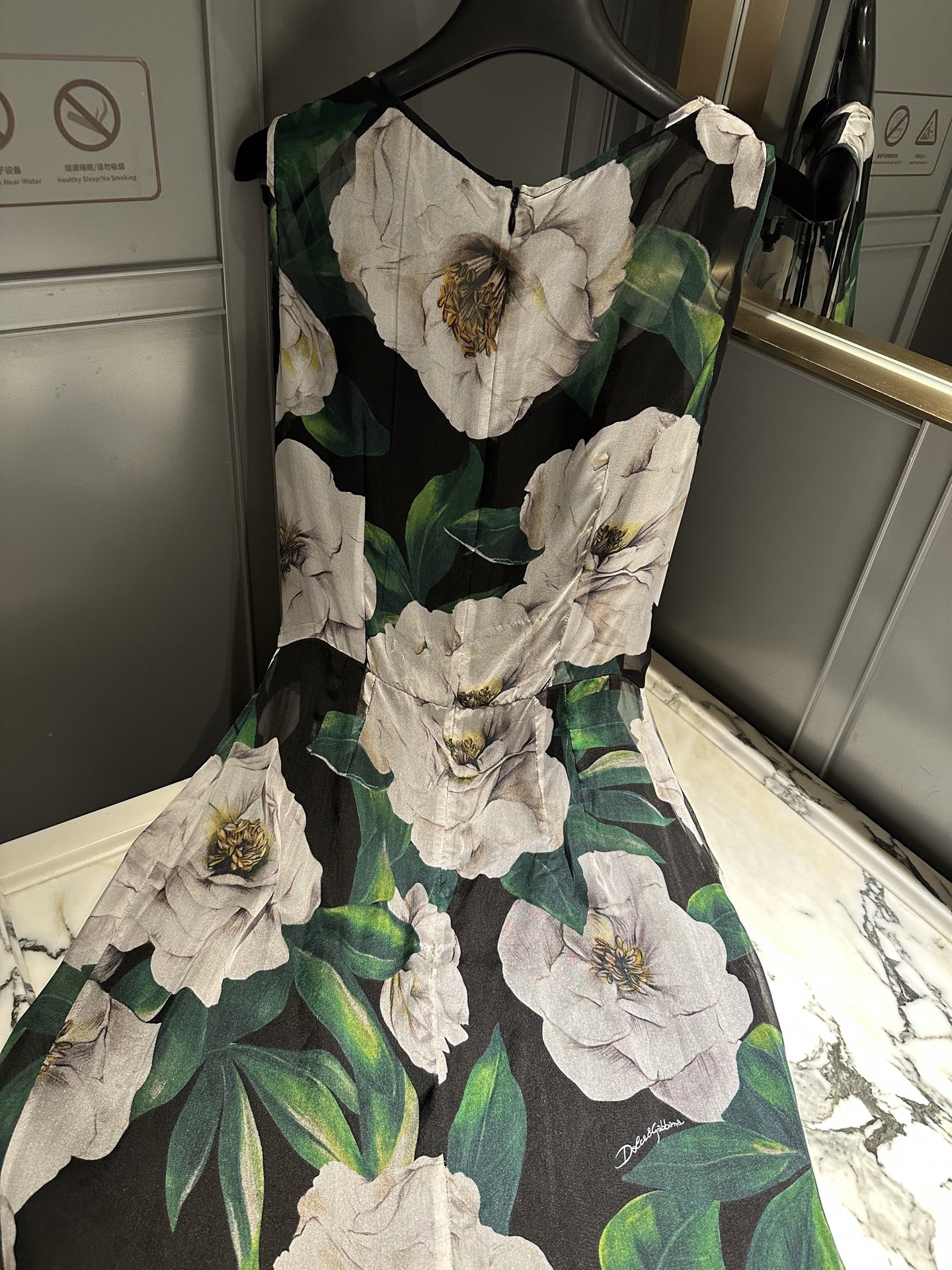 26春夏新品❤️真丝牡丹花连衣裙！里外真丝面料🎆这款面料很薄很飘逸！干洗打理！36-38-40-42