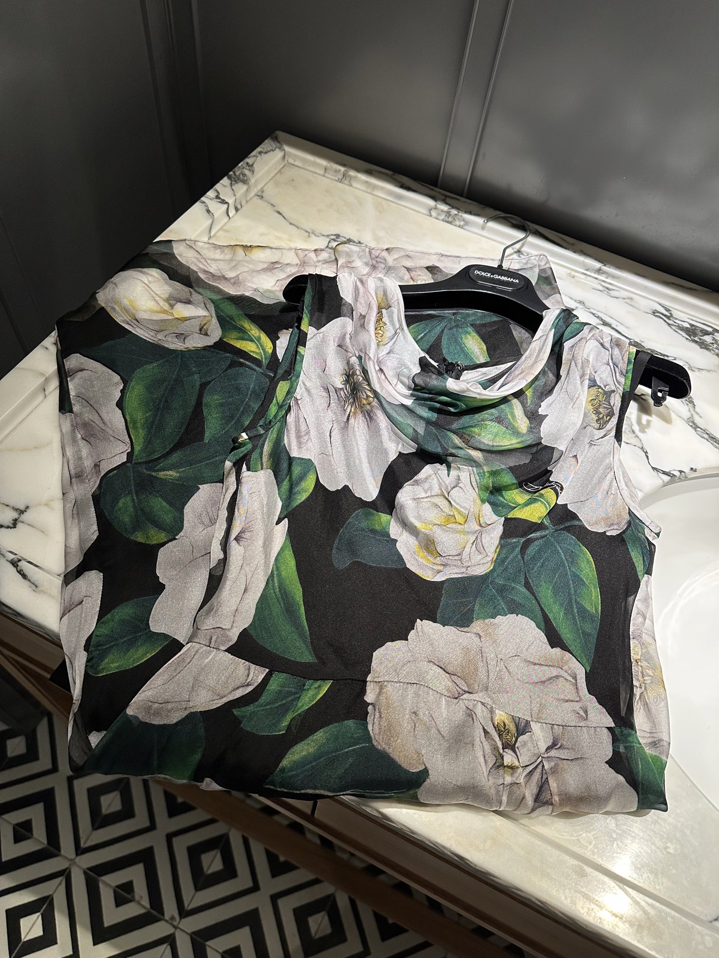 26春夏新品❤️真丝牡丹花连衣裙！里外真丝面料🎆这款面料很薄很飘逸！干洗打理！36-38-40-42