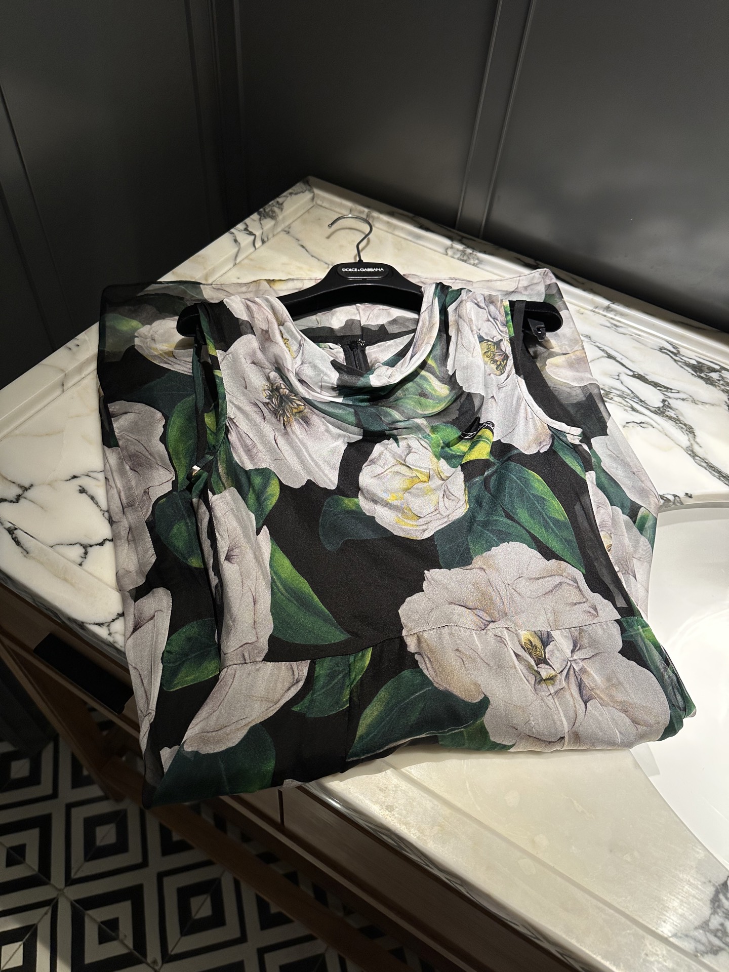 26春夏新品❤️真丝牡丹花连衣裙！里外真丝面料🎆这款面料很薄很飘逸！干洗打理！36-38-40-42