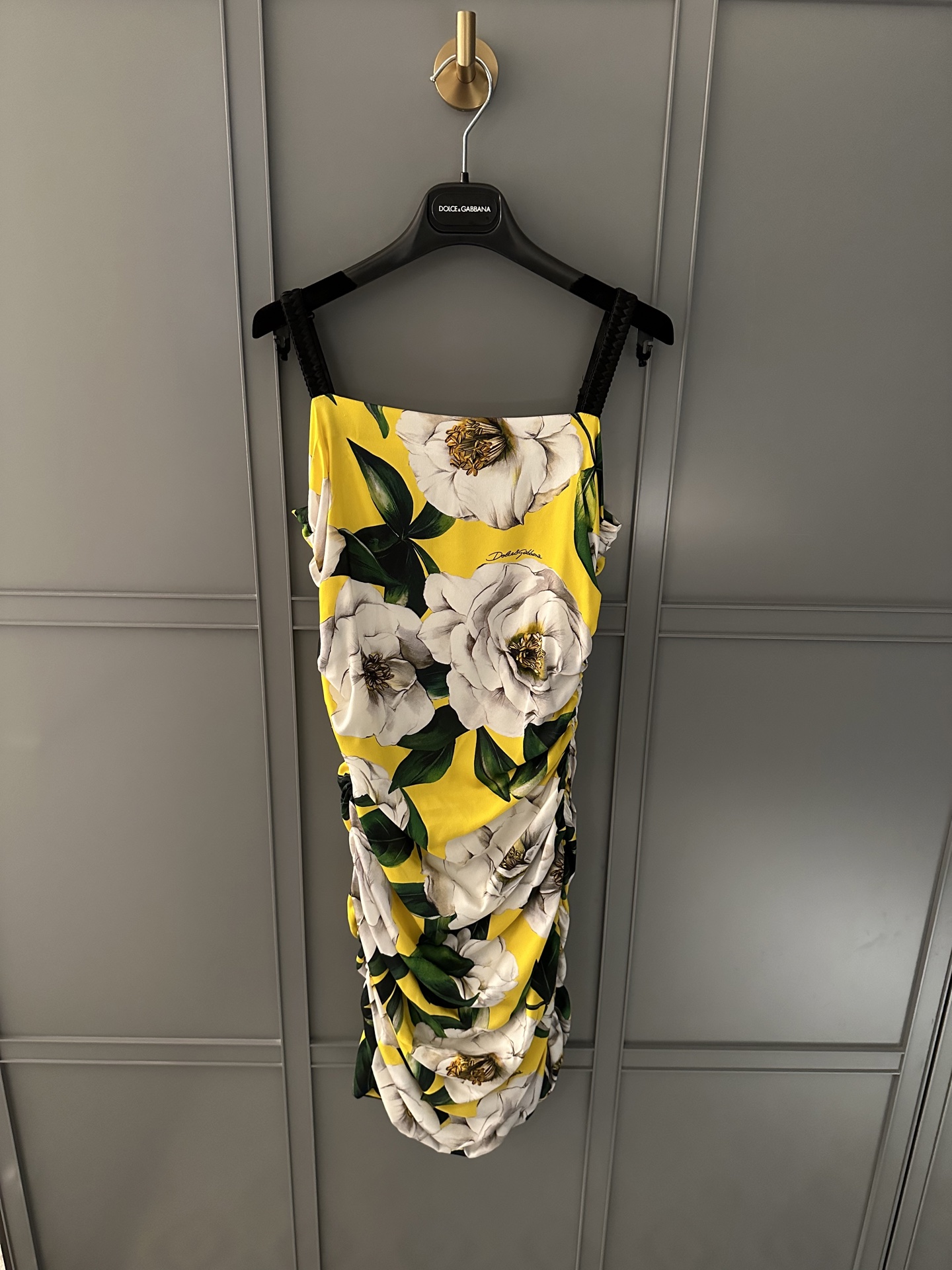 NO:325827,New spring and summer silk stretch satin dress!  Lib is also a silk-fitting style with a feminine style. 5 days. 36-38-40-42, skirts, real silk, alexander wang19860909春夏新款真丝弹力缎面料连衣裙！里布也是真丝收身女人味十足的款排单5天36-38-40-42,,skirts,real silk,alexander wang,Women's clothing