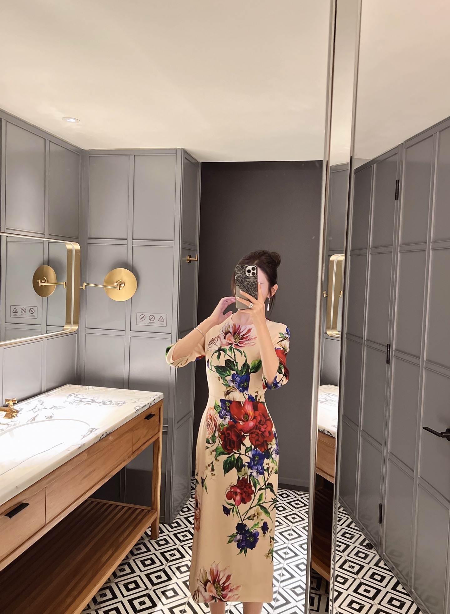 NO:328286,25 Spring and Summer New Show Dress!  Silk satin fabric!  36-38-40-42,,skirts,real silk,alexander wang1986090925春夏新品走秀款连衣裙！真丝缎面料！36-38-40-42,,skirts,real silk,alexander wang,Women's clothing