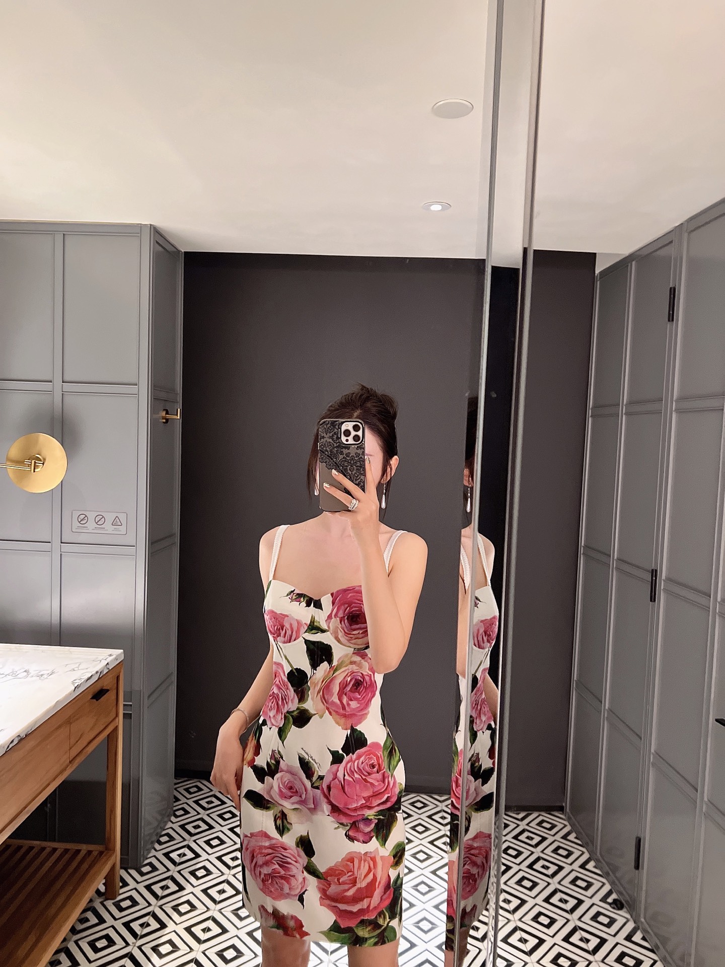 NO:328298,New spring and summer products are positioned for printed silk fabrics!  Silk satin lining!  Spot 36-38-40-42, real silk, alexander wang19860909春夏新品定位印花人丝面料！真丝缎面料内衬！现货36-38-40-42,,real silk,alexander wang,Women's clothing