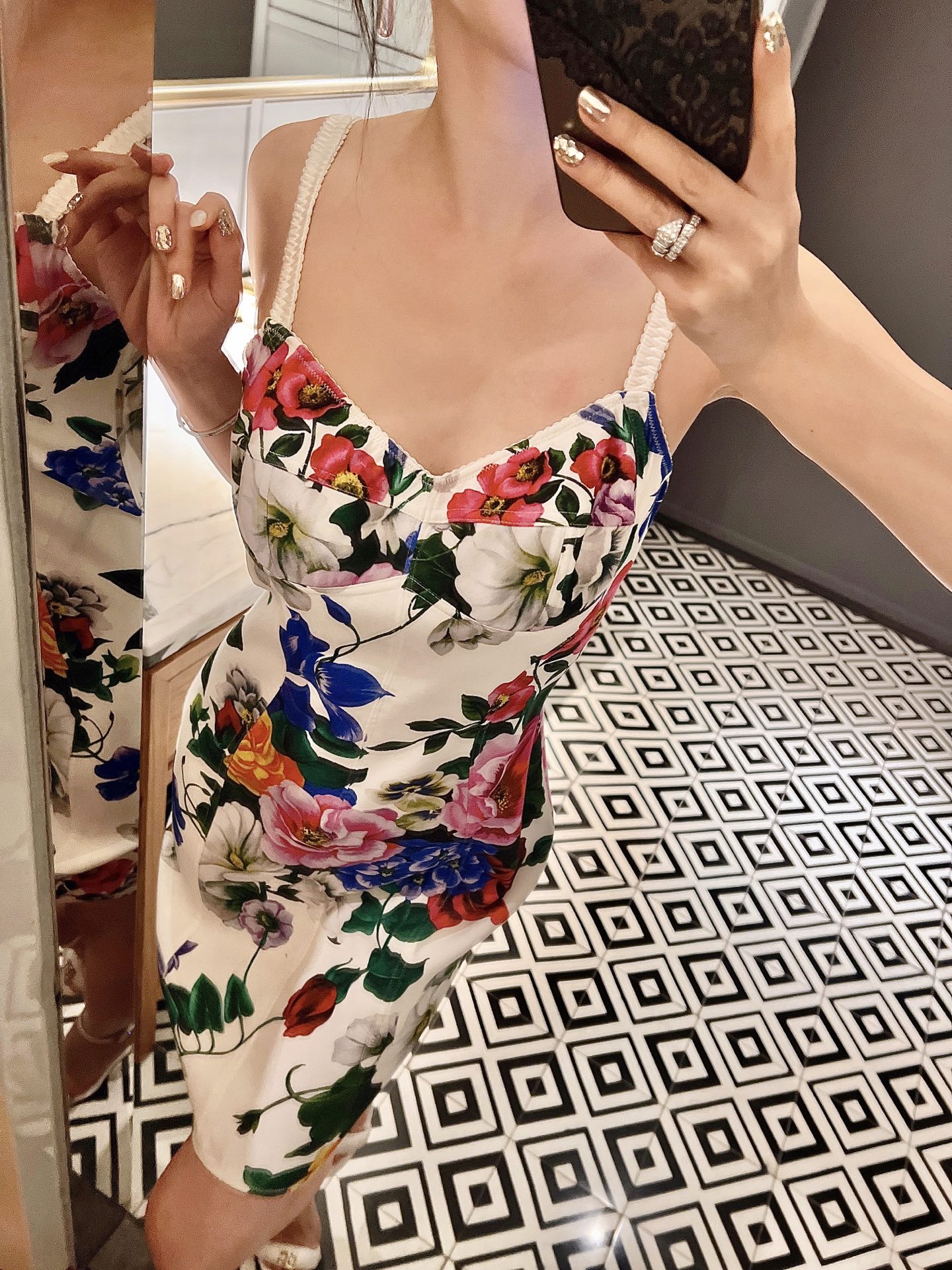 NO:328301,New spring and summer silk fabric silk satin fabric lining!  Positioning printing!  Spot 36-38-40-42, real silk, alexander wang19860909春夏新品人丝面料真丝缎面料里布！定位印花！现货36-38-40-42,,real silk,alexander wang,Women's clothing