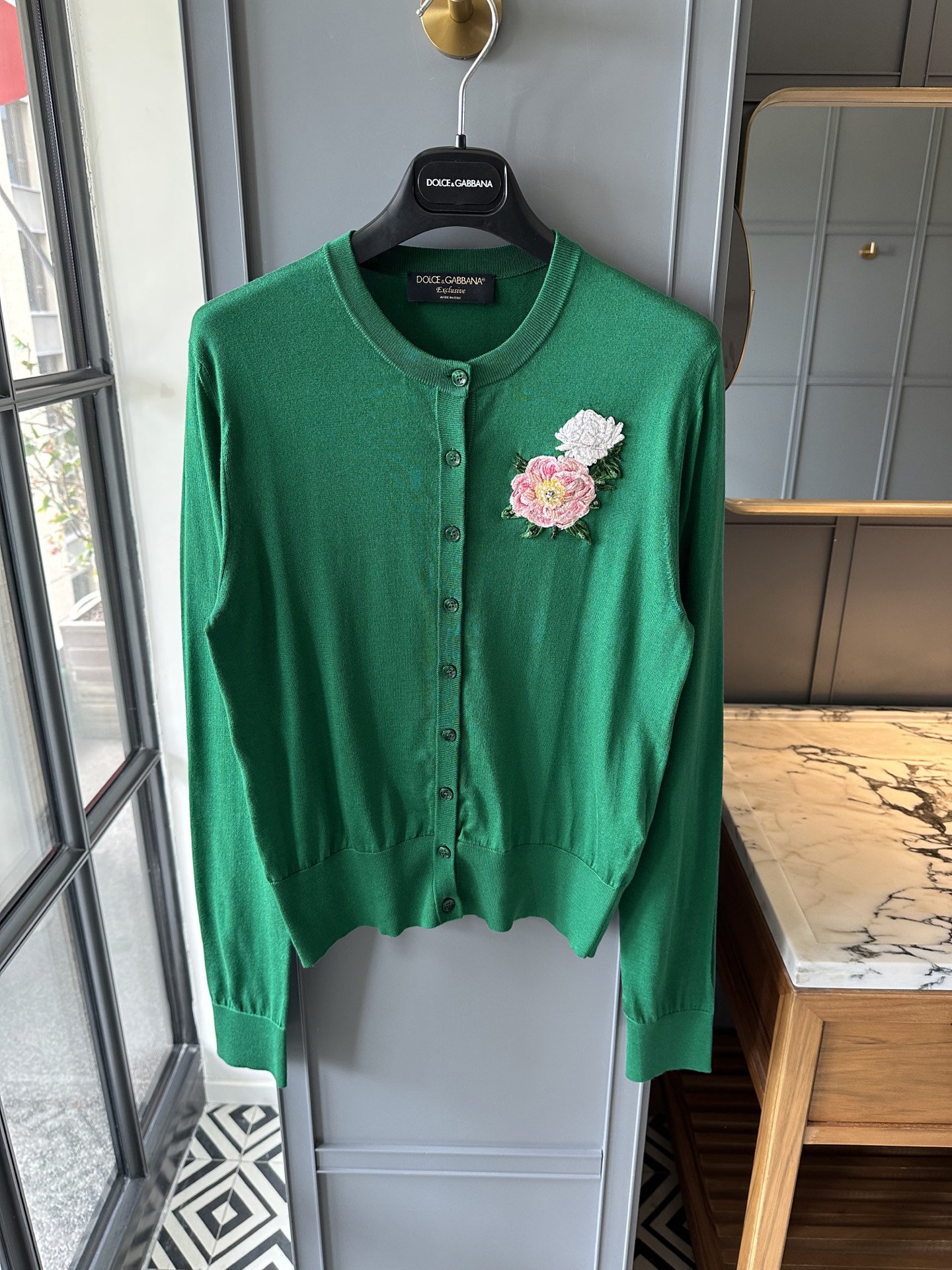 NO:326985,The new spring and summer products are available in two colors, both colors are very bright and beautiful!  Full silk yarn vest 90360 cardigan 90680, real silk, alexander wang19860909春夏新品两色可选背心开衫两个颜色都非常鲜亮漂亮！全真丝纱线背心90360开衫90680,,real silk,alexander wang,Women's clothing