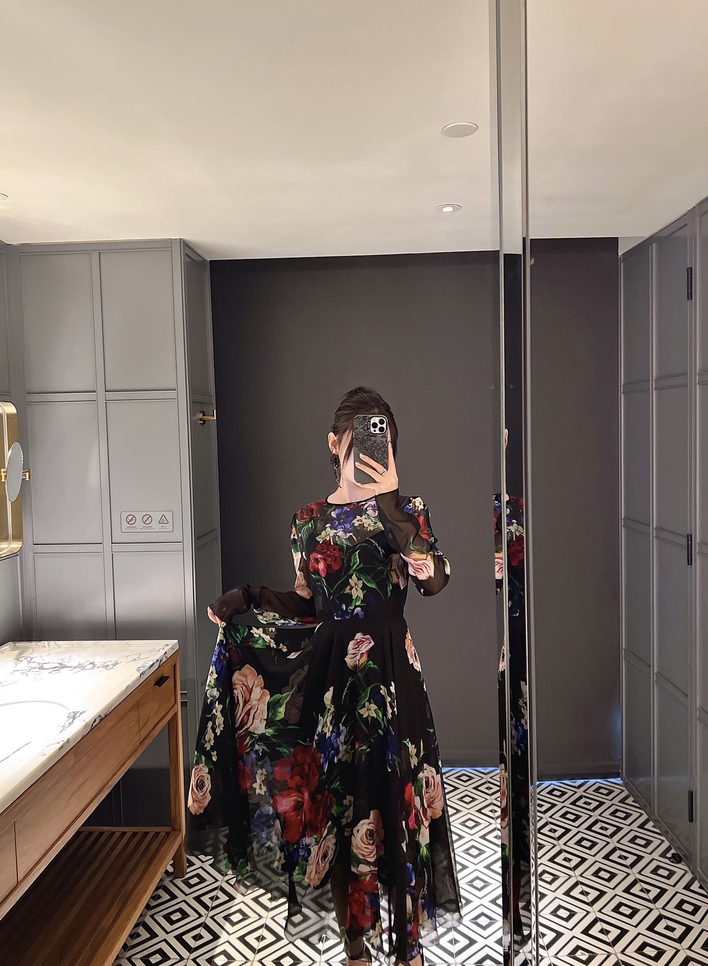 NO:328299,124026 spring and summer new silk fabric hem is super large!  Showcase spot 36-38-40-42, real silk, alexander wang19860909124026春夏新款真丝面料下摆超大！走秀款现货现货36-38-40-42,,real silk,alexander wang,Women's clothing