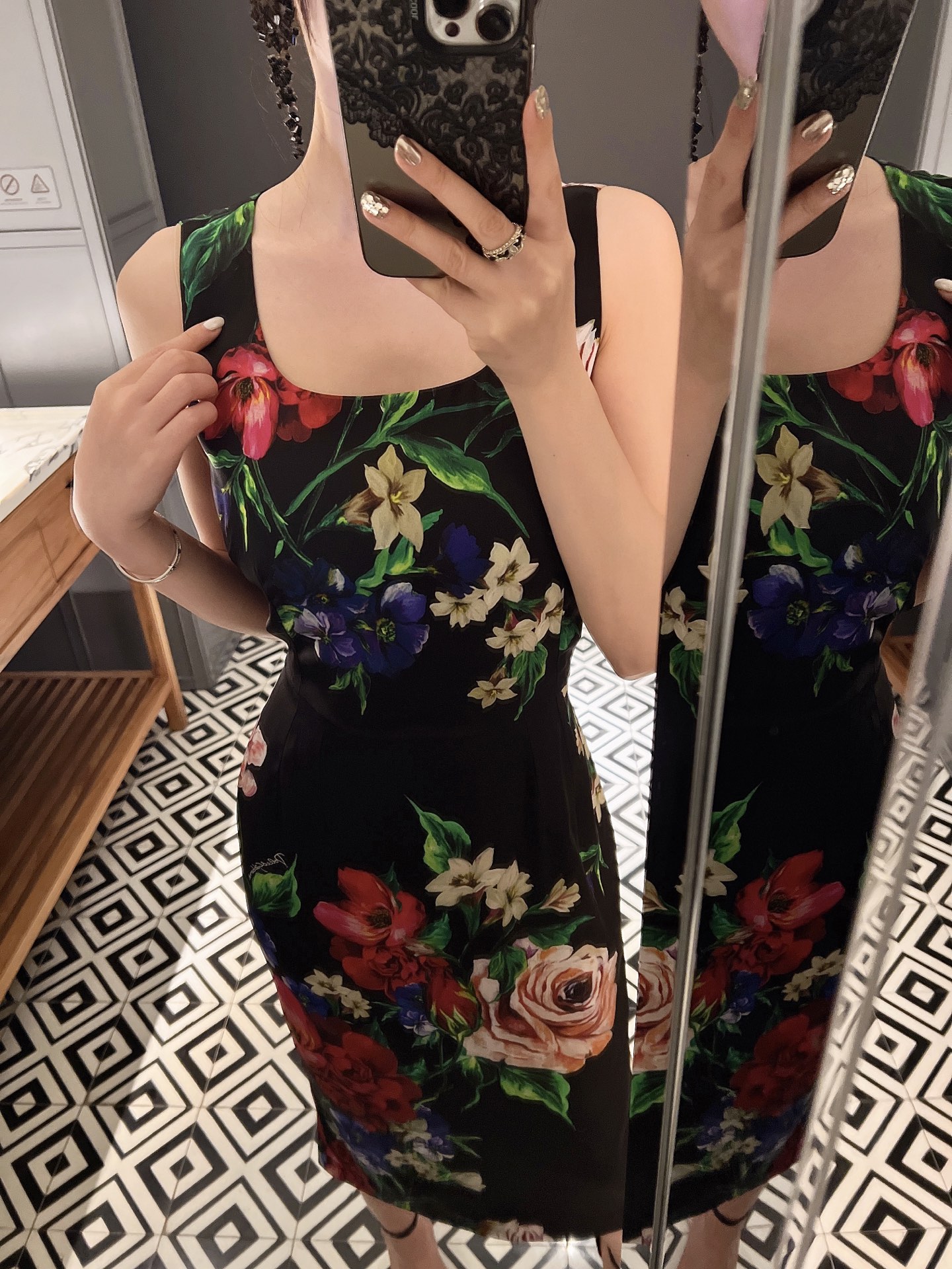 NO:328296,New spring and summer catwalk sleeveless silk satin dress!  Spot 36-38-40-42,,skirts,real silk,alexander wang19860909春夏新品走秀款无袖真丝缎面料连衣裙！现货36-38-40-42,,skirts,real silk,alexander wang,Women's clothing