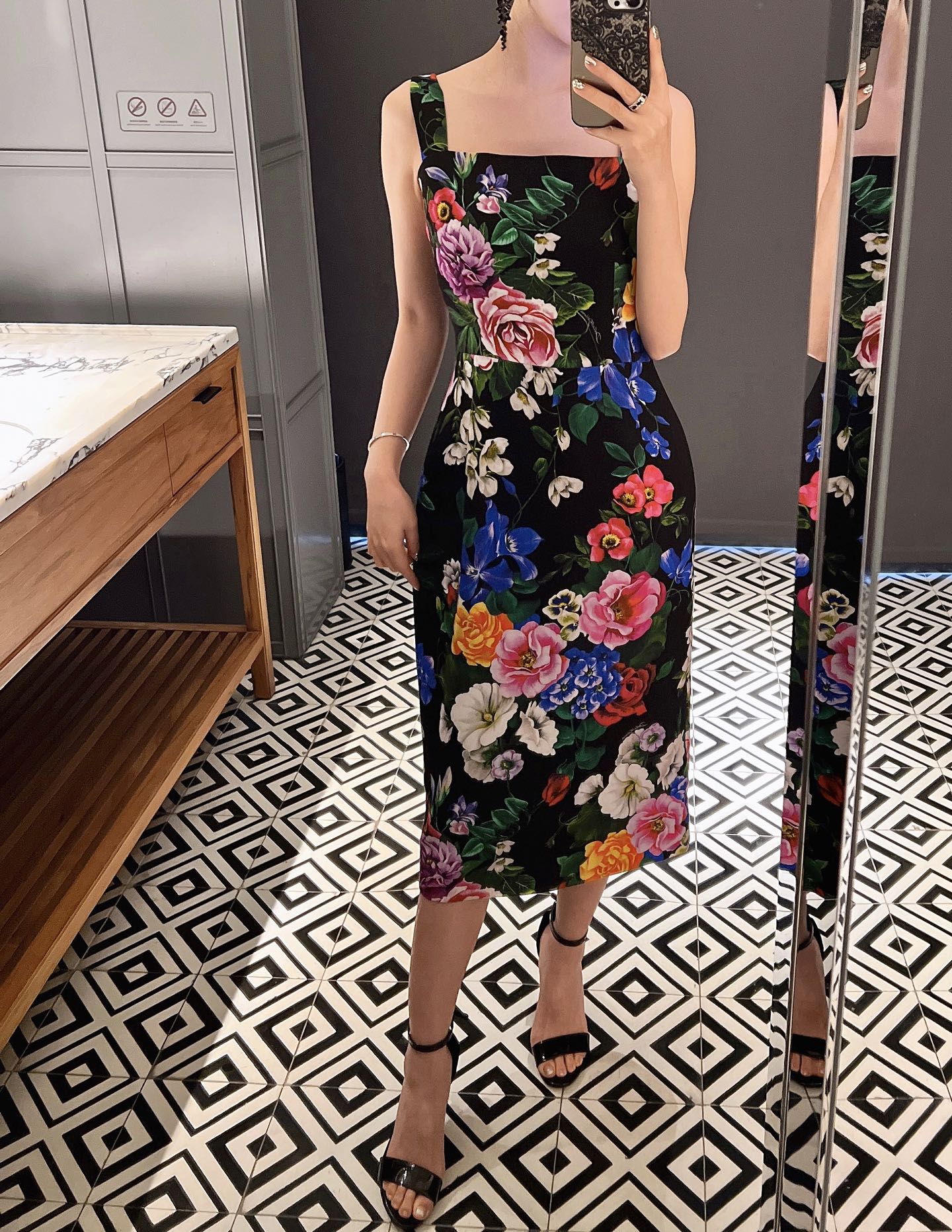 NO:328293,New spring and summer silk fabric suspender dress!  Silk lining!  Positioning Print 36-38-40-42, skirts, real silk, alexander wang19860909春夏新品人丝面料吊带连衣裙！真丝内衬！定位印花36-38-40-42,,skirts,real silk,alexander wang,Women's clothing