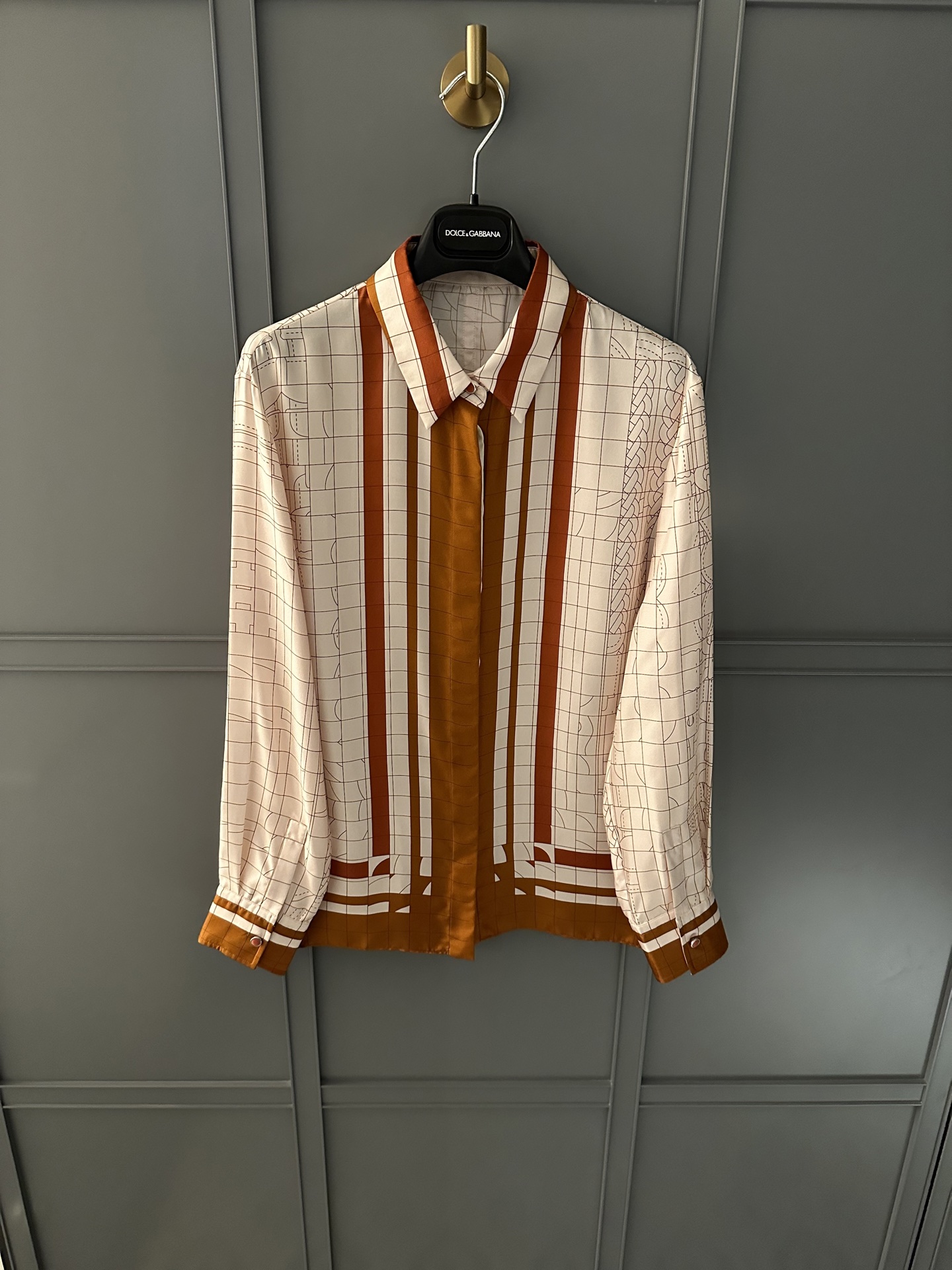 NO:330416,25 Spring and Summer New Love New Silk Twill Fabric Shirt!  Positioning printing!  36-38-40-42,,real silk,alexander wang1986090925春夏新品爱新款真丝斜纹绸面料衬衣！定位印花！36-38-40-42,,real silk,alexander wang,Women's clothing