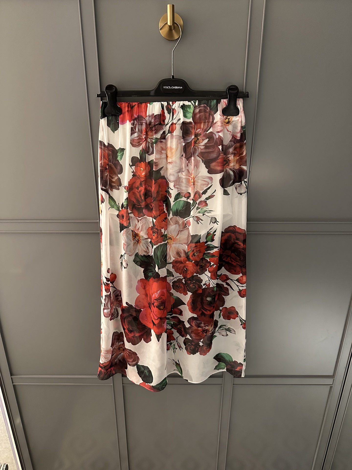 NO:329064,New silk skirt for spring and summer 25!  A silk skirt that matches it very well!  There is a pair of silk stretch satin underwear!  ,,skirts,real silk,alexander wang1986090925春夏新品真丝半裙！很好搭配的一款真丝半裙！有搭配一条真丝弹力缎面料内裤！,,skirts,real silk,alexander wang,Women's clothing