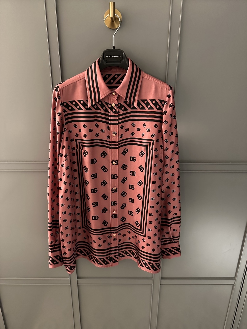 NO:330420,New silk twill fabric shirt in spring and summer!  Positioning printing!  Spot 36-38-40-42, real silk, alexander wang1986090925春夏新款真丝斜纹绸面料衬衣！定位印花！现货36-38-40-42,,real silk,alexander wang,Women's clothing