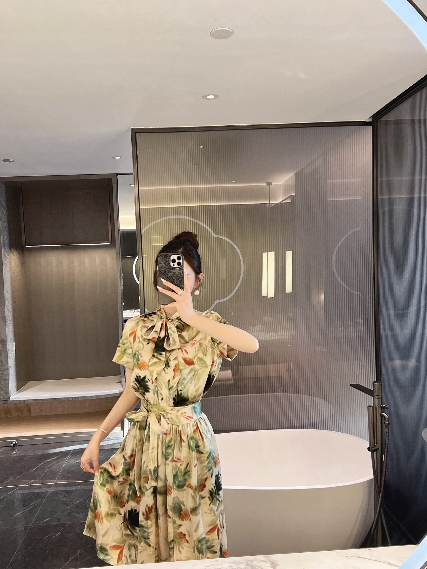 Elegant Silk Satin Two-Piece Set: Floral Print Top and Skirt, Spring 2024 6 i1745902886926 7889 0 4