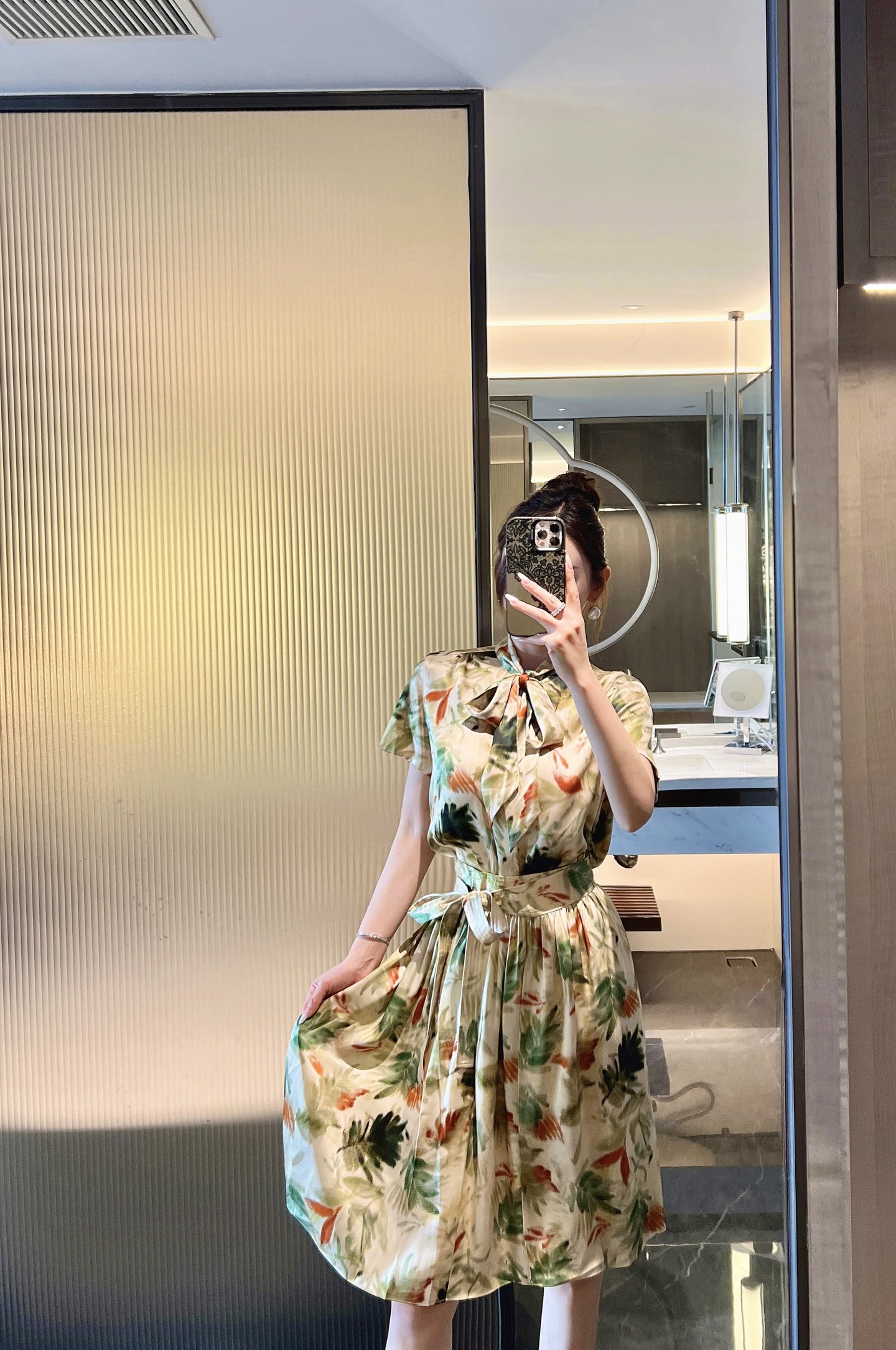 Elegant Silk Satin Two-Piece Set: Floral Print Top and Skirt, Spring 2024 4 i1745902886953 7410 0 2