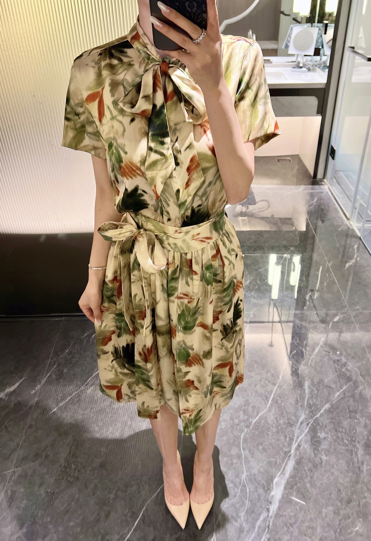 Elegant Silk Satin Two-Piece Set: Floral Print Top and Skirt, Spring 2024 2 i1745902888345 8497 0 0