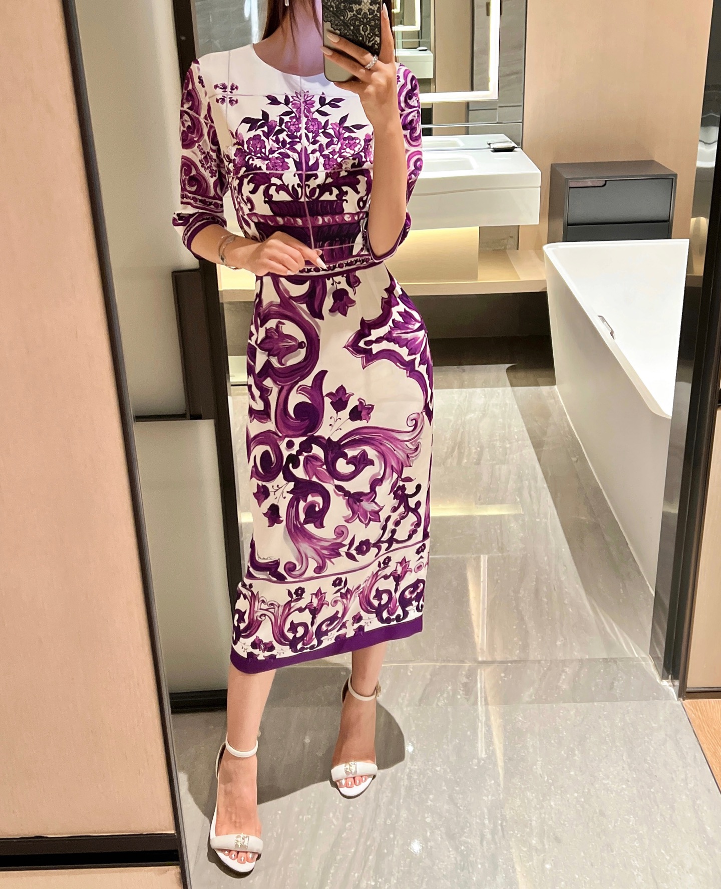 NO:430493,The highest version of the spot 25 early autumn new version!  This is the highest color version!  The original color is very bright!  36-38-40-42,,alexander wang19860909现货25早秋新款最高版本！这款颜色最高版本！原版颜色是非常鲜亮的！36-38-40-42,,alexander wang,Women's clothing