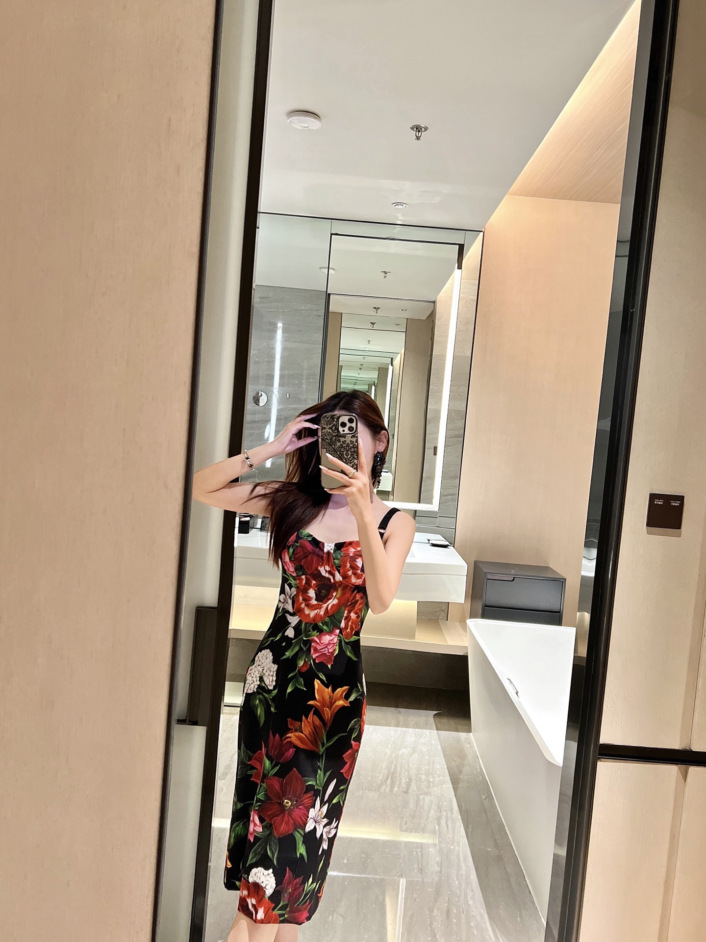 NO:430465,O early autumn new silk satin fabric silk fabric inside and outside silk fabric suspender waist-hugging dress!  Spot 36-38-40-42,,skirts,real silk,alexander wang19860909O早秋新款真丝缎面料 里外真丝面料吊带收腰显瘦连衣裙！现货36-38-40-42,,skirts,real silk,alexander wang,Women's clothing