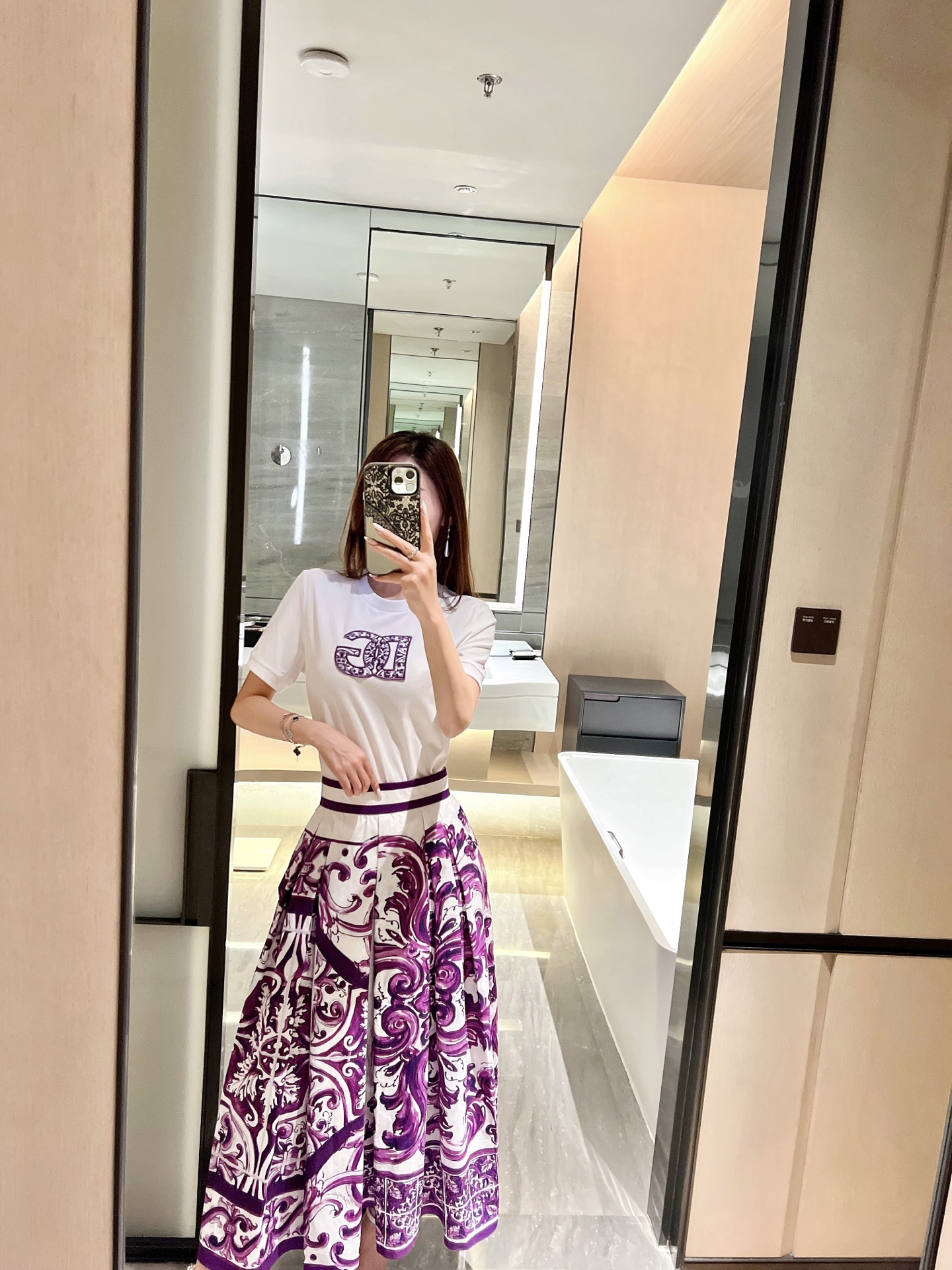 NO:430497,New purple series in early autumn!  New printed skirt!  Delivered on 6.18!  The original ke color is super beautiful!  36-38-40-42,,skirts,alexander wang19860909早秋新款紫色系列！新款印花半裙！6.18日出货！原版复ke颜色做得超级漂亮！36-38-40-42,,skirts,alexander wang,Women's clothing