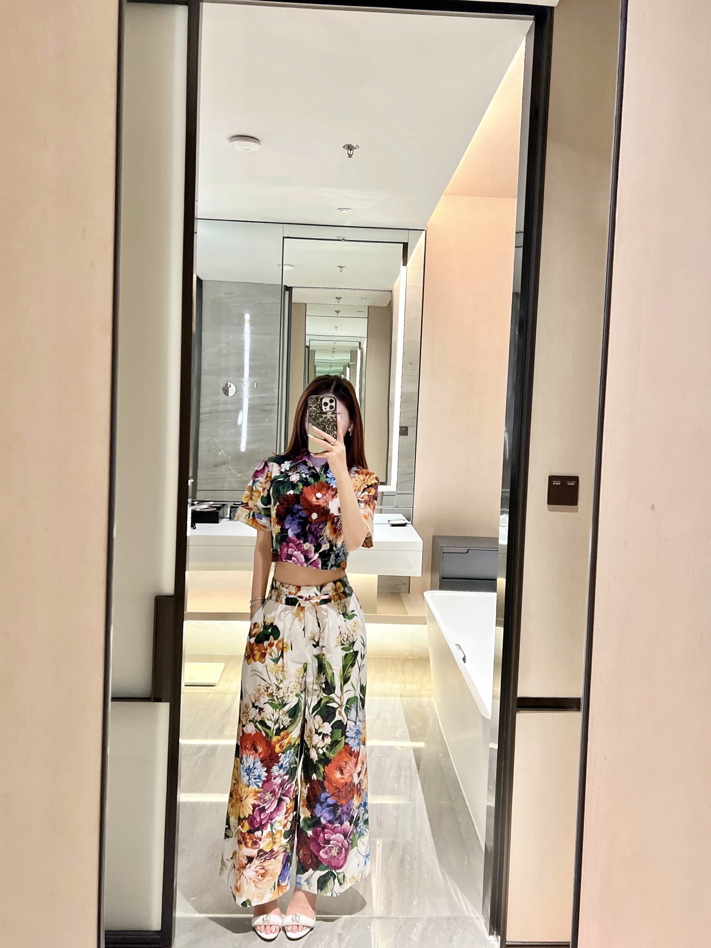 NO:433937,New positioned printed tops in early autumn!  Order No. 26 shipment 36-38-40-42,,alexander wang19860909早秋新款定位印花上衣！排单26号出货36-38-40-42,,alexander wang,Women's clothing