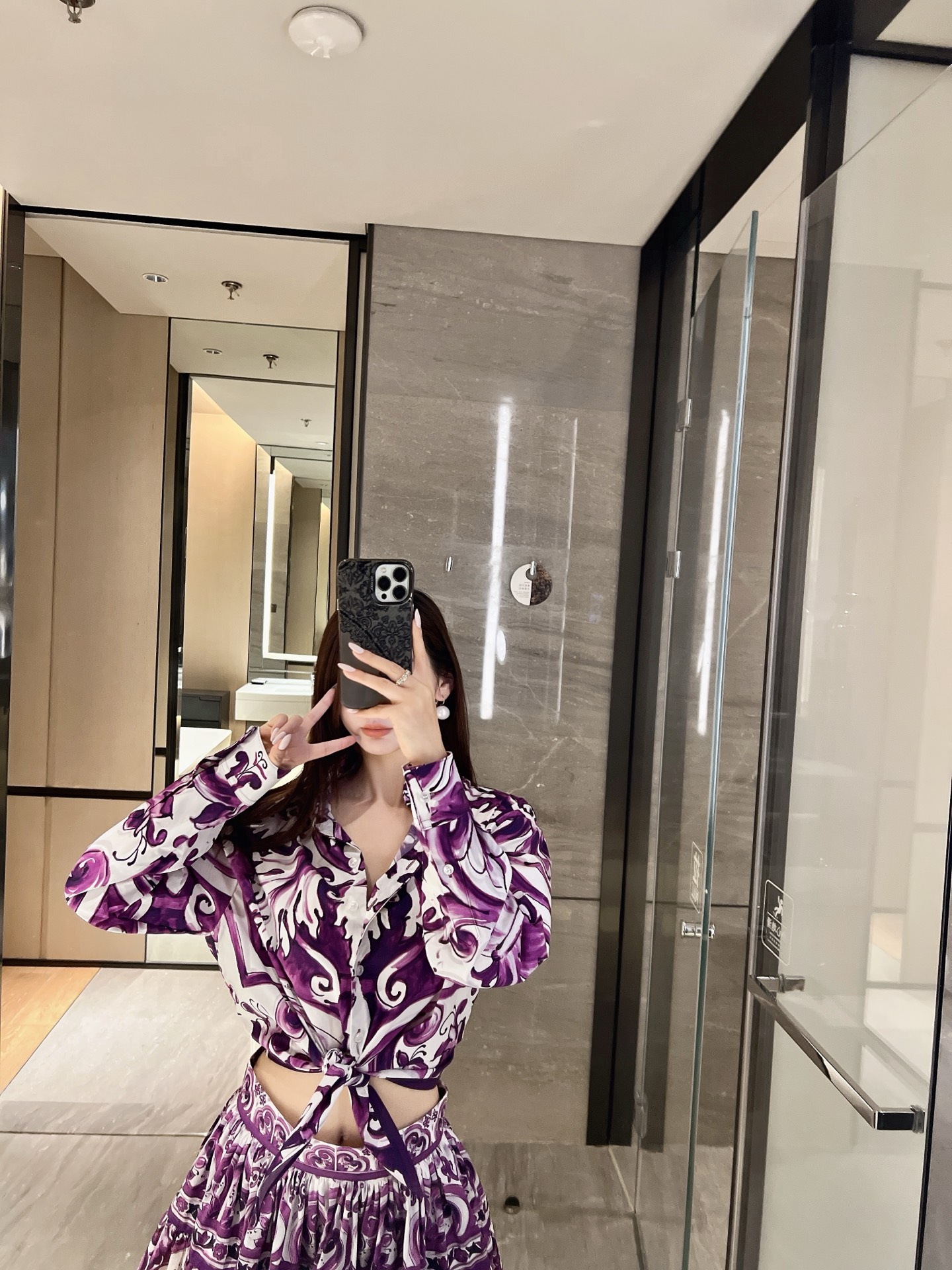 NO:435237,Early autumn new purple series pure cotton printed shirts line-up number 27 shipment 36-38-40-42,,alexander wang19860909早秋新款紫色系列纯棉印花衬衣排单27号出货36-38-40-42,,alexander wang,Women's clothing