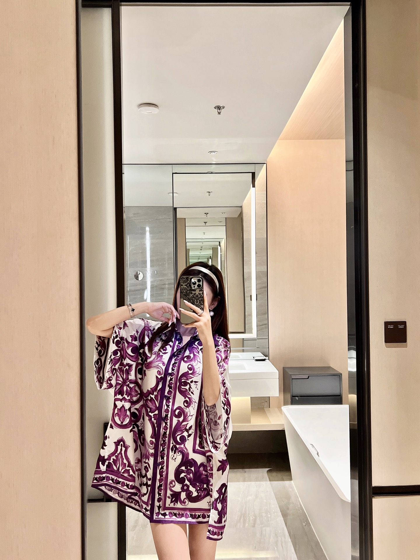 NO:435238,New silk positioning printed shirt in early autumn!  Shipping No. 30, 36-38-40-42,,real silk,alexander wang19860909早秋新款真丝定位印花衬衣！排单30号发货36-38-40-42,,real silk,alexander wang,Women's clothing