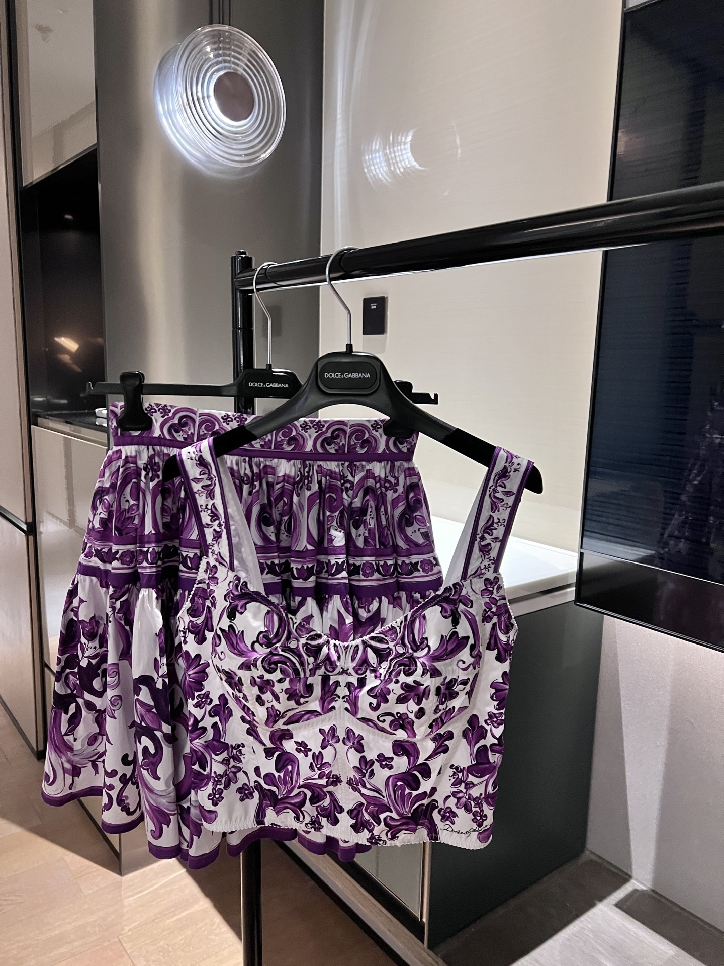 NO:435583,New early autumn suspender top pure cotton printed skirt!  This suspender style looks very slimming and beautiful in breasts!  Vests are shipped in 8 days!  Skirts are shipped in 7 days 36-38-40-42 vest, skirts, alexander wang19860909早秋新款吊带上衣纯棉印花半裙！这款吊带版型非常显瘦胸型很漂亮！背心排单8天出货！半裙排单7天出货36-38-40-42背心,,skirts,alexander wang,Women's clothing