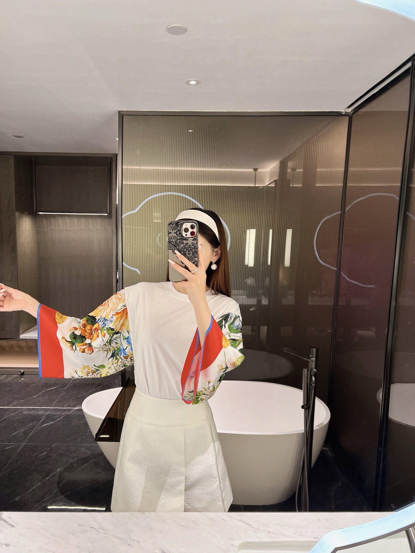 NO:451260,New silk printed sleeves new cotton T-style early autumn!  The sleeves are made of silk!  Simple and generous spot 36-38-40-42p, real silk, alexander wang19860909早秋新品真丝印花袖新款棉T！袖子是真丝面料！简约大方现货36-38-40-42p,,real silk,alexander wang,Women's clothing