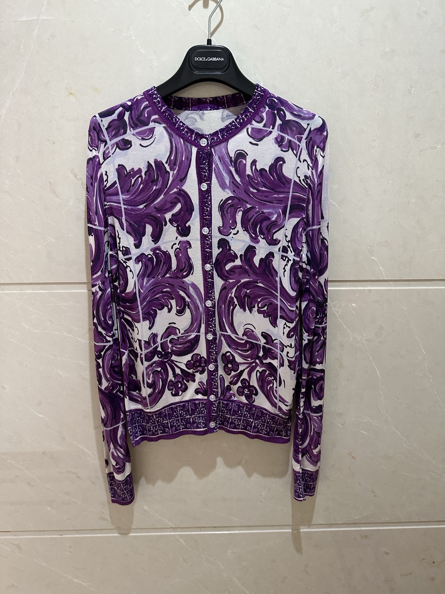 NO:477563,Early autumn new silk yarn printing positioning flower two-piece set. Vest and cardigan spot 36-38-40-42 open, real silk, alexander wang19860909早秋新品真丝纱线印花定位花两件套.背心和开衫现货36-38-40-42 开,,real silk,alexander wang,Women's clothing