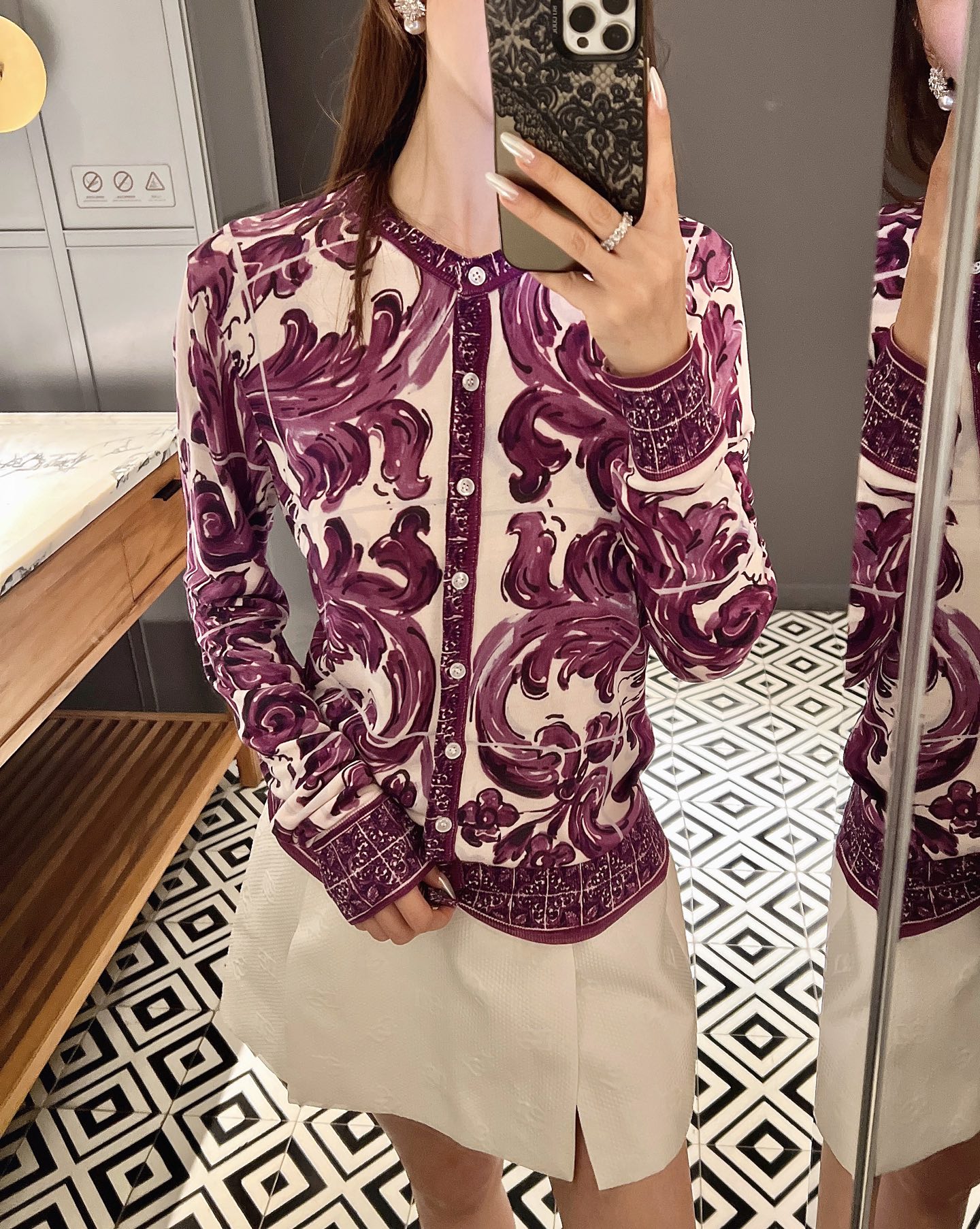 NO:483873,Early autumn new silk yarn printing positioning flower two-piece set. Vest and cardigan spot 36-38-40-42 open, real silk, alexander wang19860909早秋新品真丝纱线印花定位花两件套.背心和开衫现货36-38-40-42 开,,real silk,alexander wang,Women's clothing