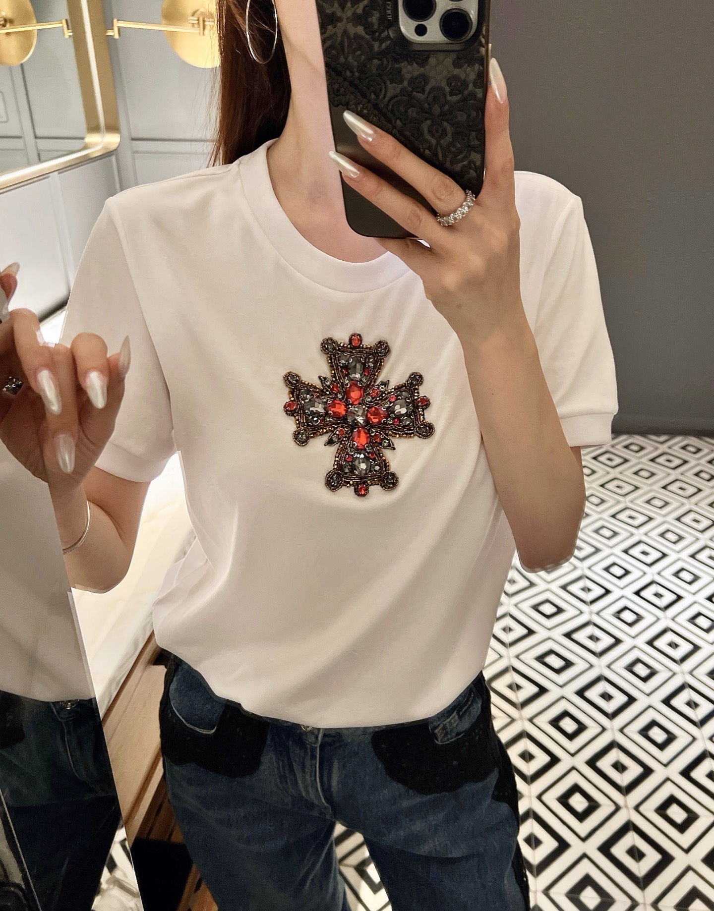 NO:491731,New Heavy Industry Beaded Black White Pure Cotton T-Scheduling No. 10 Shipping 36-38-40-42p,,alexander wang19860909秋冬新款重工钉珠黑白色纯棉T 排单10号出货36-38-40-42p,,alexander wang,Women's clothing