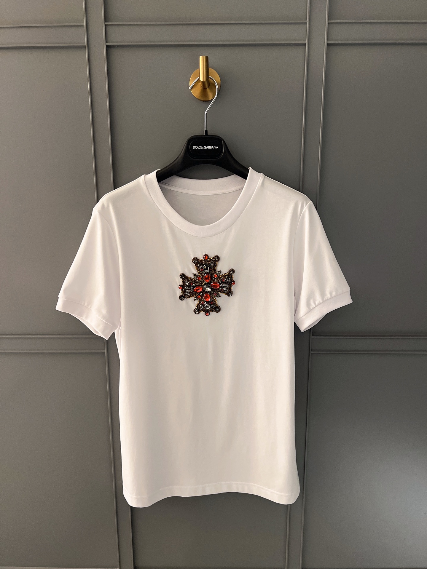 NO:491725,New Heavy Industry Beaded Black White Pure Cotton T-Scheduling No. 10 Shipping 36-38-40-42,,alexander wang19860909秋冬新款重工钉珠黑白色纯棉T 排单10号出货36-38-40-42,,alexander wang,Women's clothing