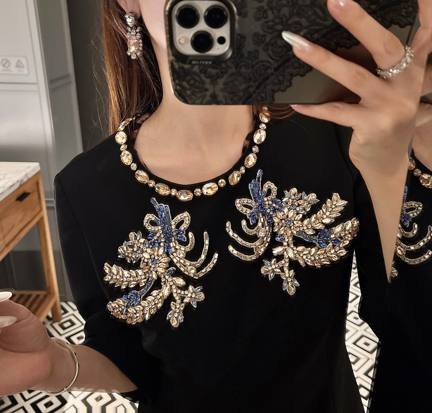 NO:496665,/25 New autumn and winter acetate fabric heavy industry beaded dress!  Luxury and elegant ordering 5-6 days 36-38-40-42,,skirts,alexander wang19860909/25秋冬新品醋酸面料重工钉珠连衣裙！华贵优雅排单5-6天36-38-40-42,,skirts,alexander wang,Women's clothing