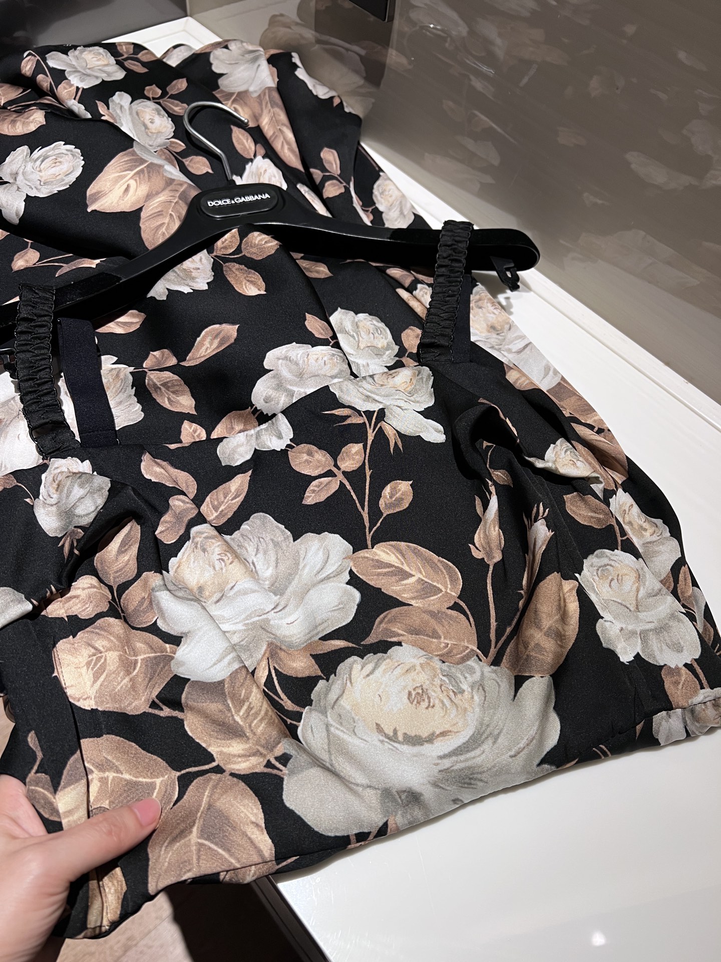 26早春新品❤️真丝锻面料玫瑰印花吊带连衣裙！超大摆面料。现货36-38-40-42